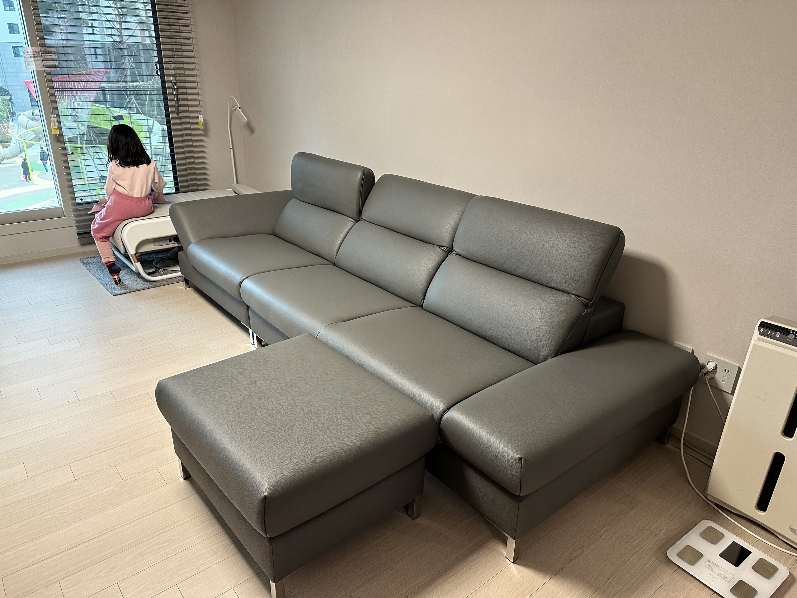 Sofa SERENE - Sofa Da Hiện Đại Đầy Đỉnh Cao Cho Sự Êm Ái