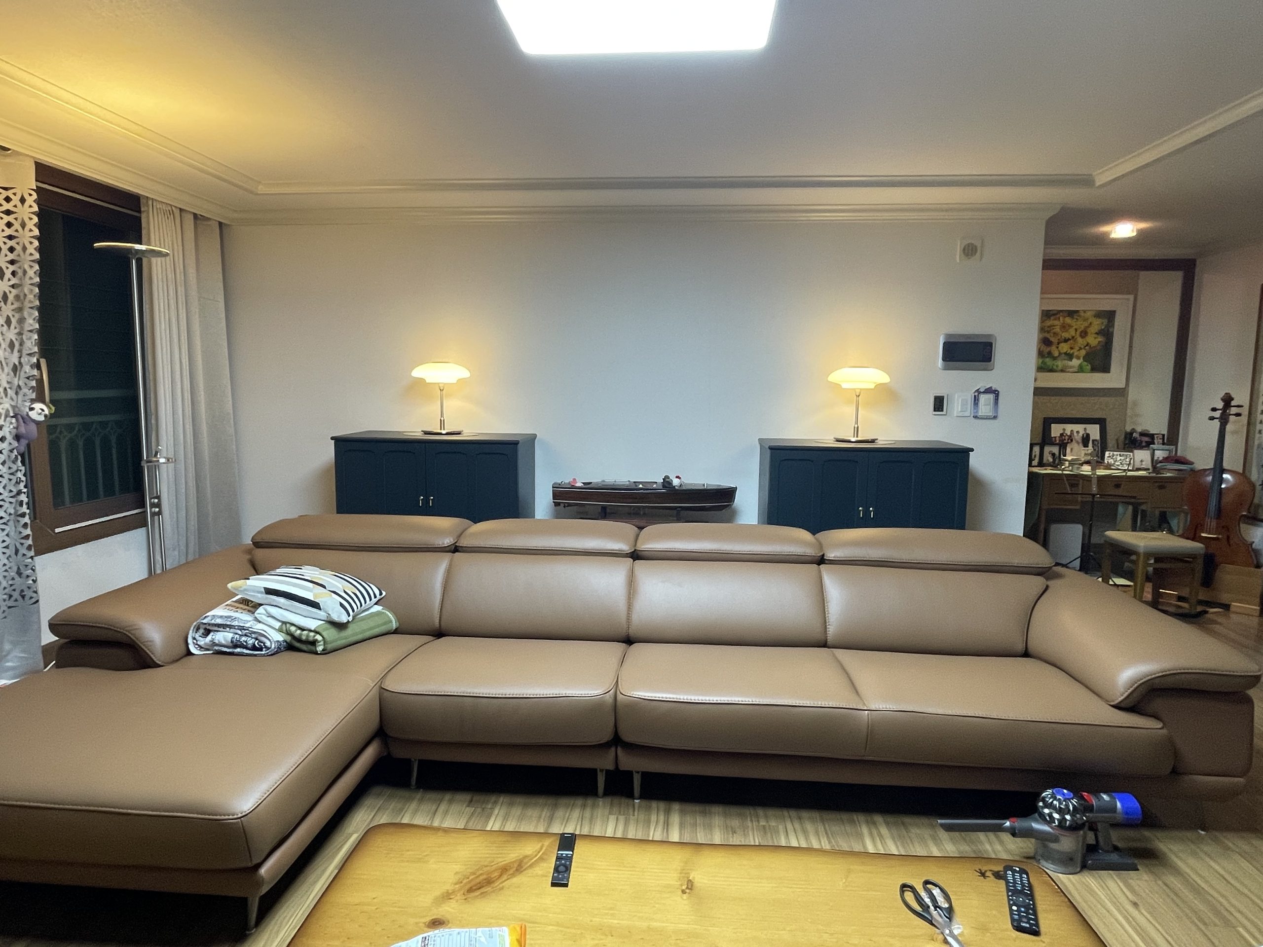 Sofa TEDDY – Sofa Hiện Đại Bọc Da Cao Cấp Thiết Kế Tinh Tế Êm Ái