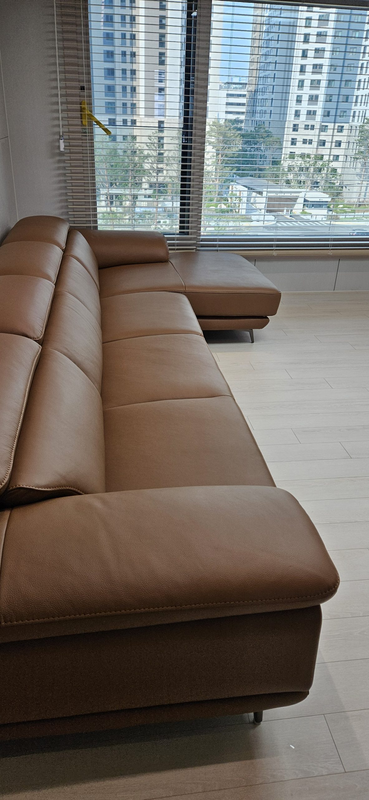 Sofa TEDDY – Sofa Hiện Đại Bọc Da Cao Cấp Thiết Kế Tinh Tế Êm Ái