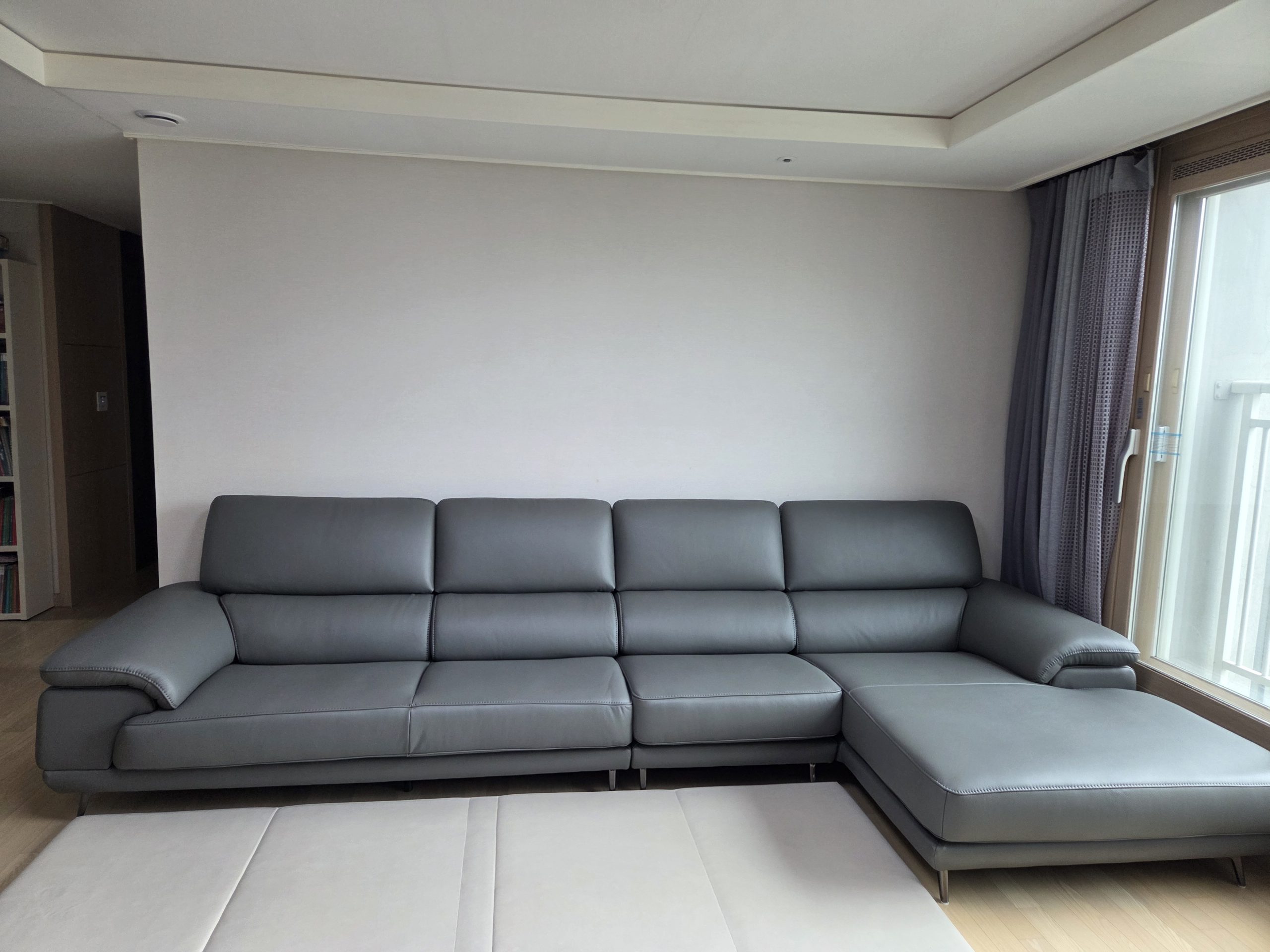 Sofa TEDDY – Sofa Hiện Đại Bọc Da Cao Cấp Thiết Kế Tinh Tế Êm Ái