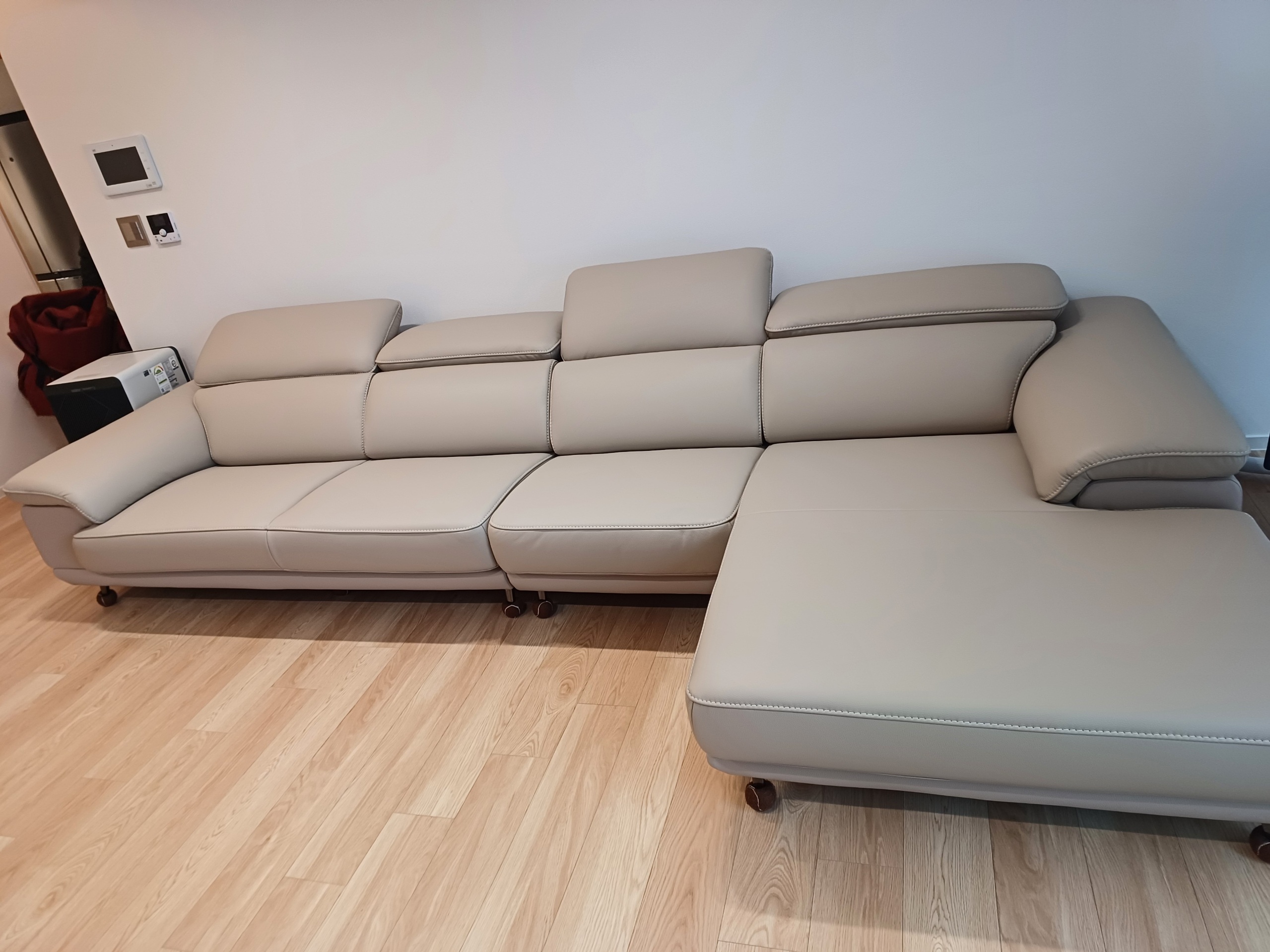 Sofa TEDDY – Sofa Hiện Đại Bọc Da Cao Cấp Thiết Kế Tinh Tế Êm Ái