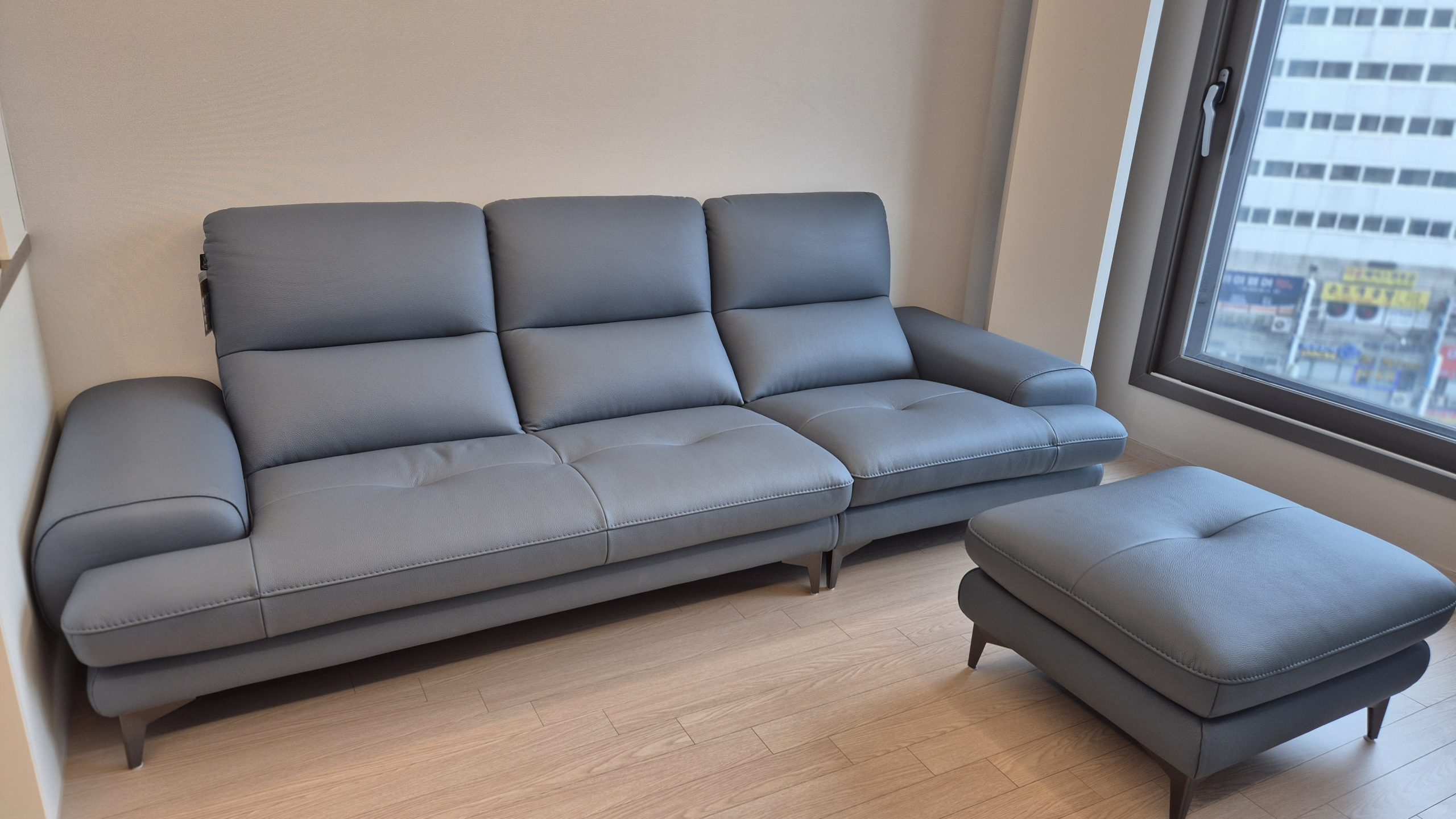 Sofa ZEPHYR – Sofa Da Cao Cấp Hiện Đại Êm Ái Tối Ưu