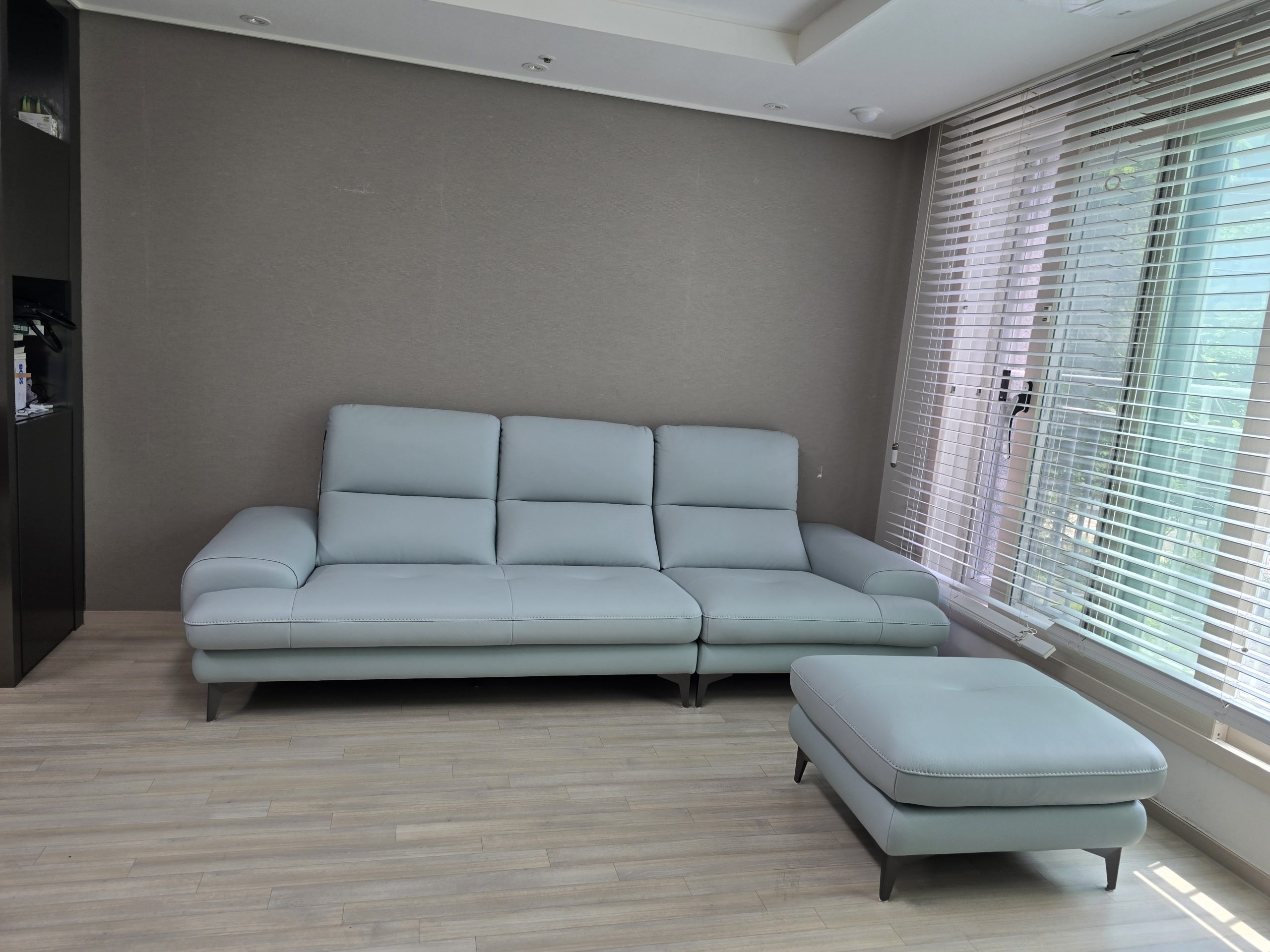 Sofa ZEPHYR – Sofa Da Cao Cấp Hiện Đại Êm Ái Tối Ưu