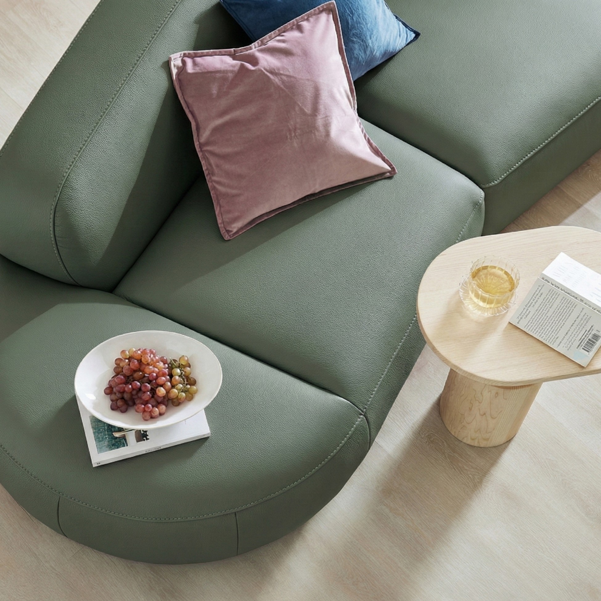 Sofa HOMELY – Sofa Da Hiện Đại Cao Cấp Dáng Mở Thiết Kế Ấm Cúng