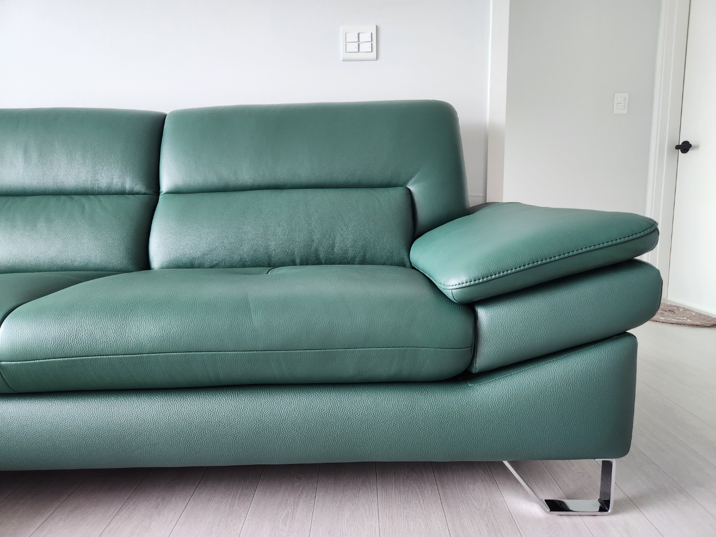 Sofa ARLO - Sofa Da Cao Cấp Góc Chữ L Hiện Đại Đệm Ngồi Êm Ái