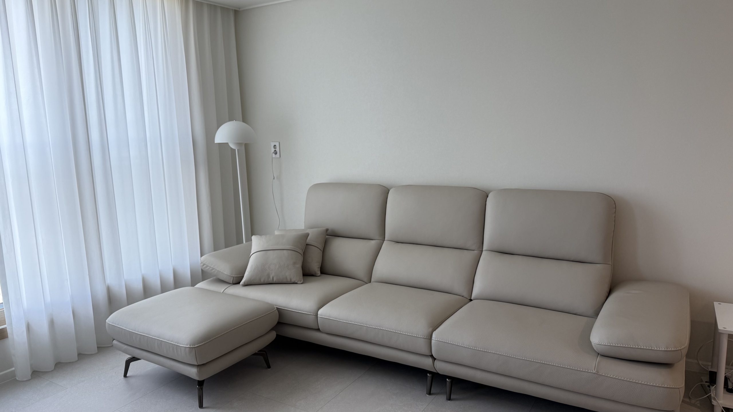 Sofa BENEDICT – Sofa Da Cao Cấp 4 Chỗ Hiện Đại Tinh Tế