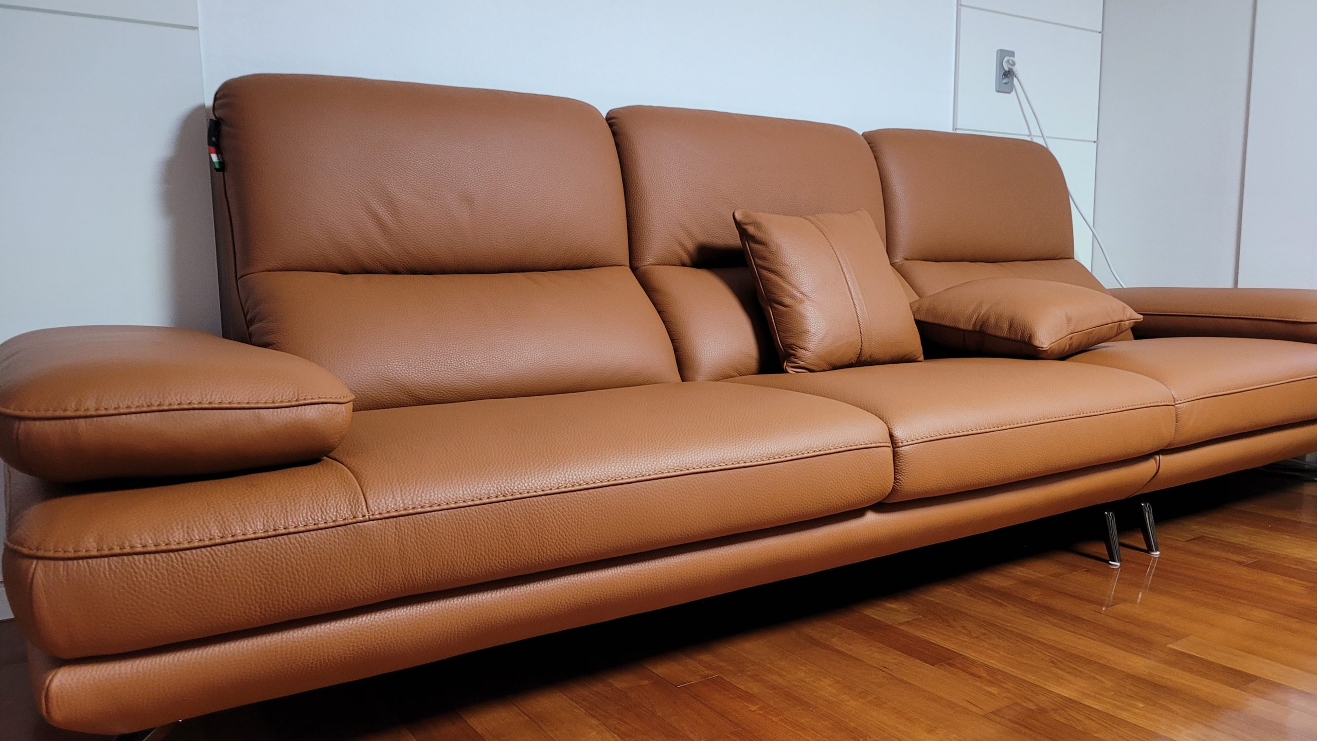 Sofa BENEDICT – Sofa Da Cao Cấp 4 Chỗ Hiện Đại Tinh Tế