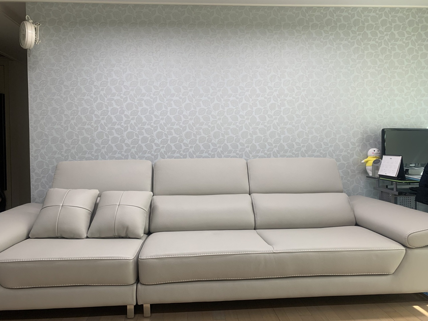 Sofa BEXLEY – Sofa Da 4 Chỗ Hiện Đại Thiết Kế Tựa Đầu Thông Minh Đẳng Cấp