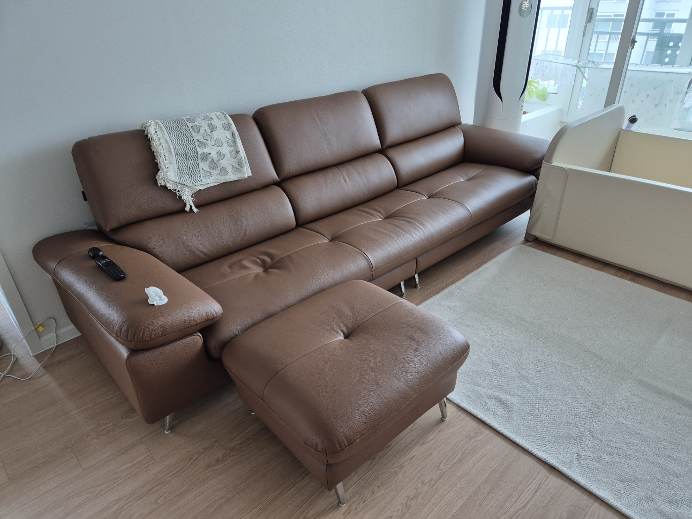 Sofa COMFORA - Sofa Băng Cao Cấp Tinh Tế Tay Vịn Thấp Thoải Mái