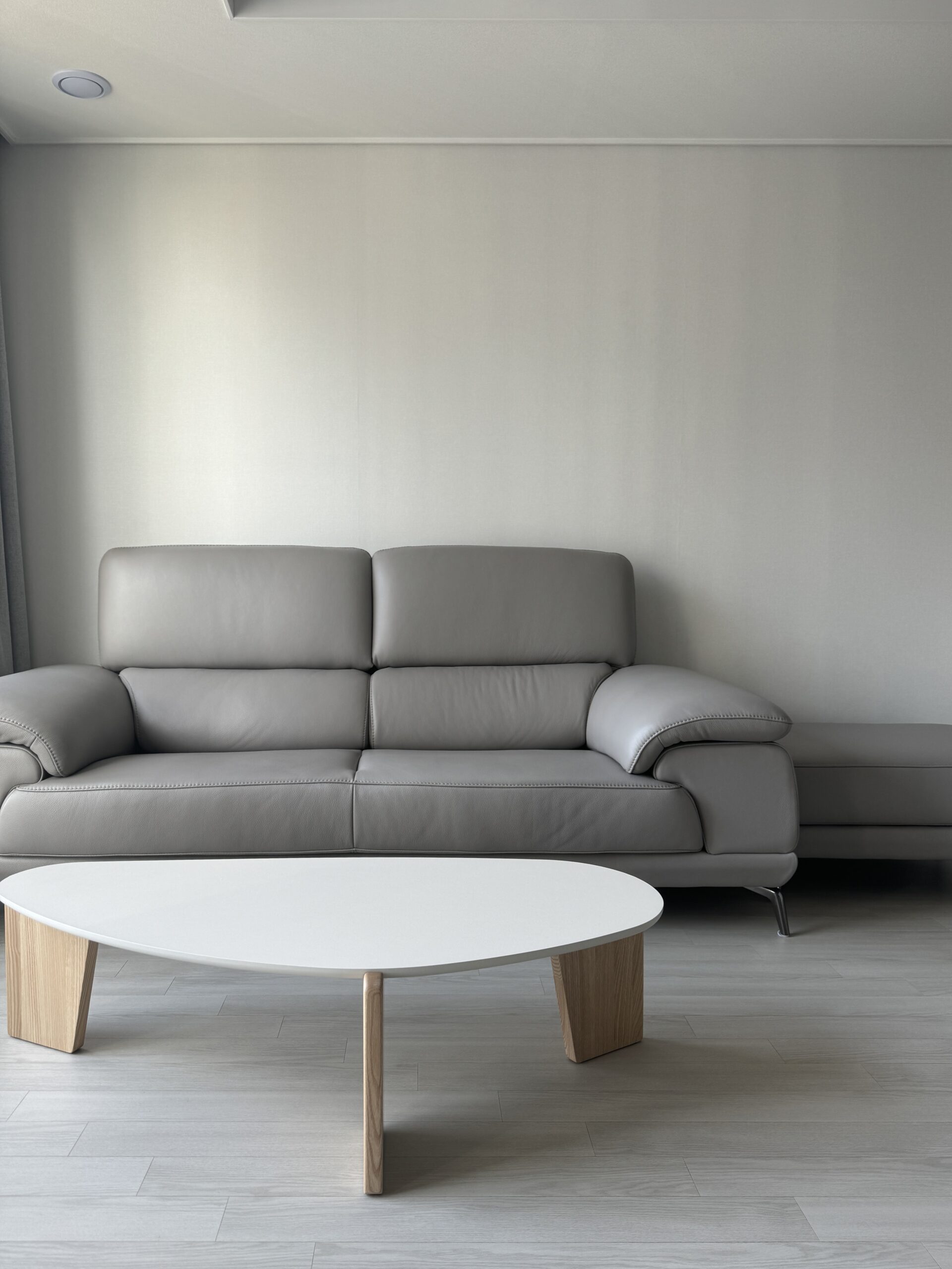 Sofa CONTOUR - Sofa Băng Nhỏ Gọn 2 Chỗ Cho Chung Cư