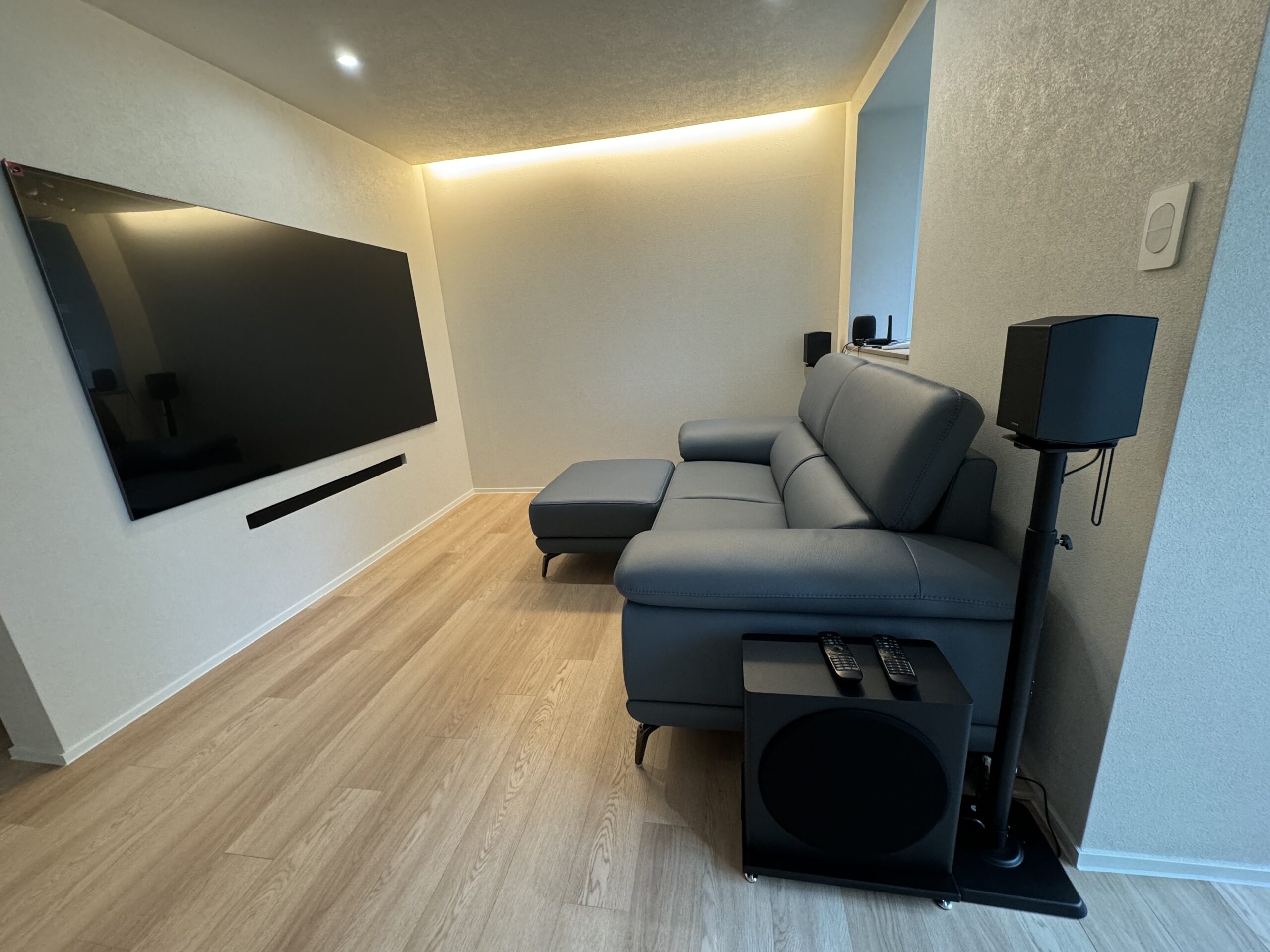 Sofa CONTOUR - Sofa Băng Nhỏ Gọn 2 Chỗ Cho Chung Cư