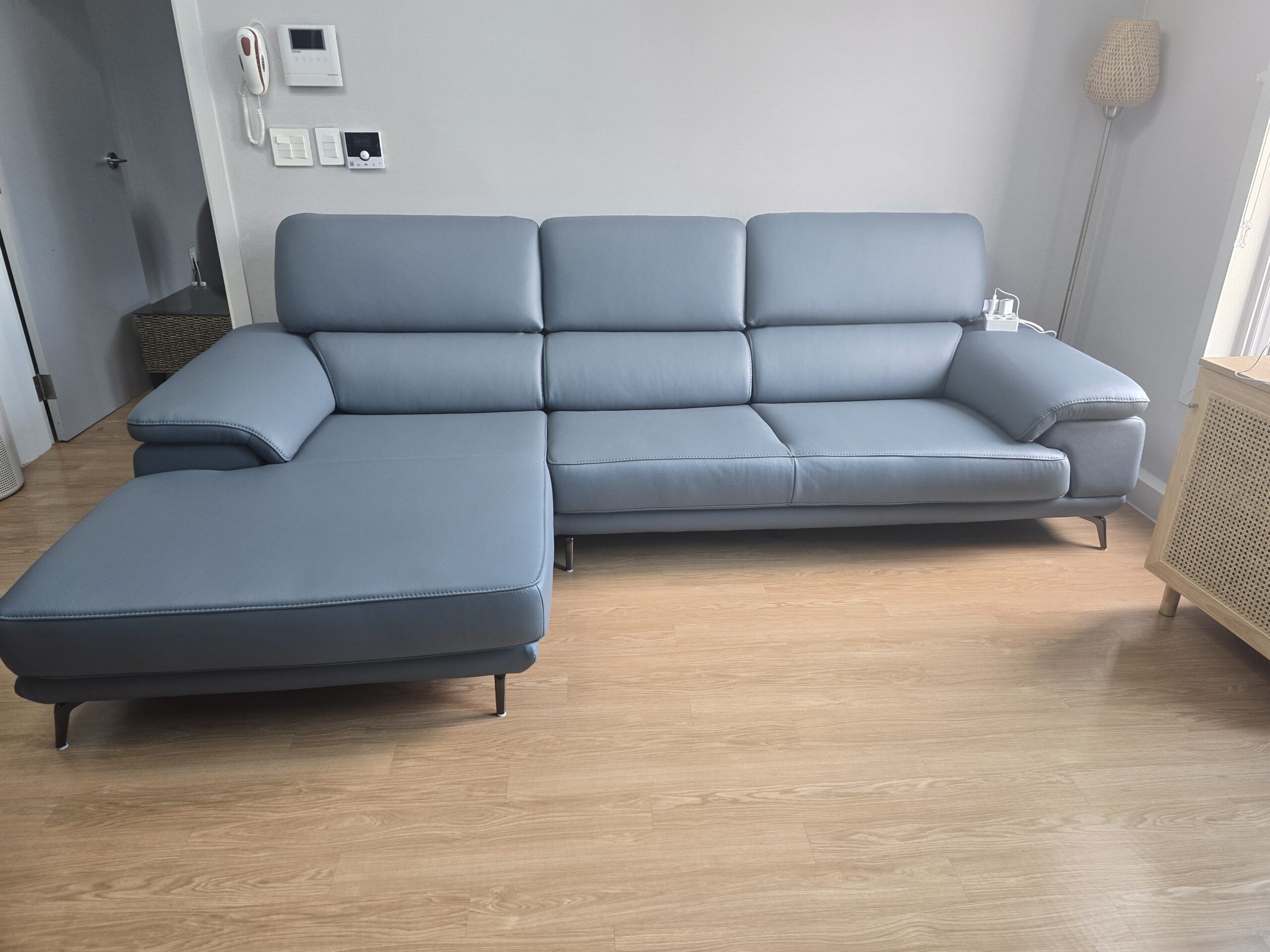 Sofa CENTERRA - Sofa Góc Bọc Da Thiết Kế Tựa Đầu Thông Minh