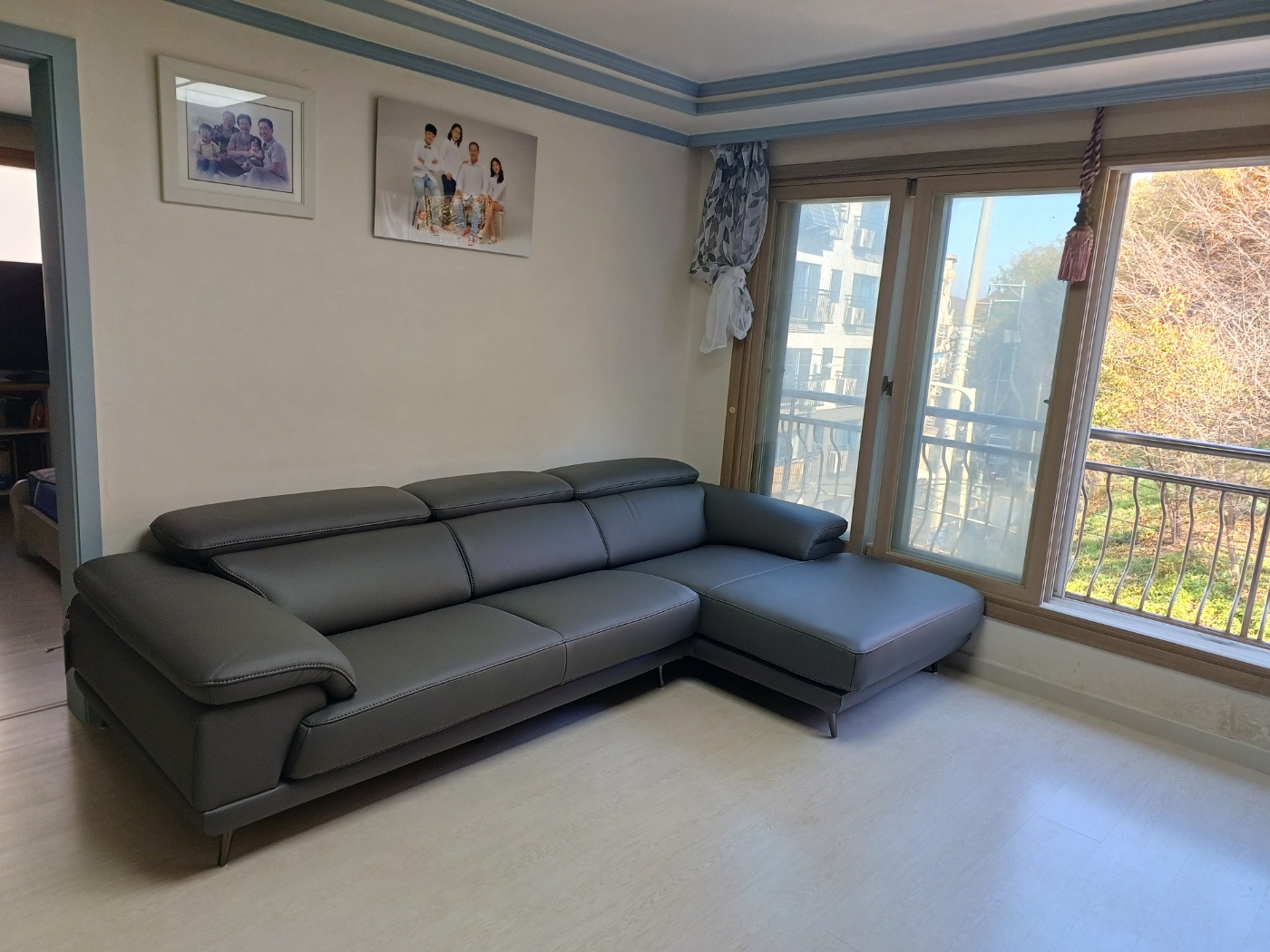 Sofa CENTERRA - Sofa Góc Bọc Da Thiết Kế Tựa Đầu Thông Minh