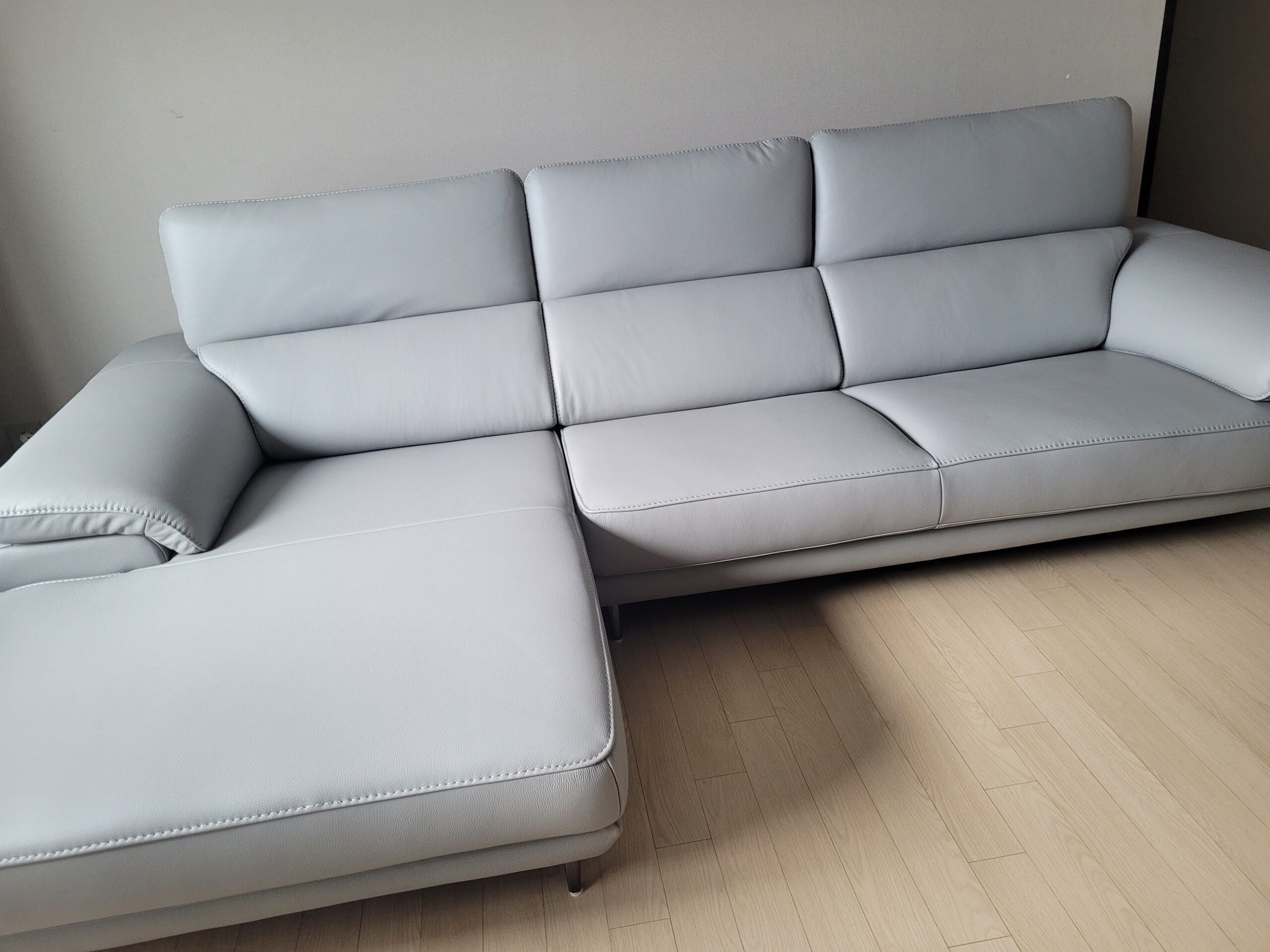 Sofa CENTERRA - Sofa Góc Bọc Da Thiết Kế Tựa Đầu Thông Minh