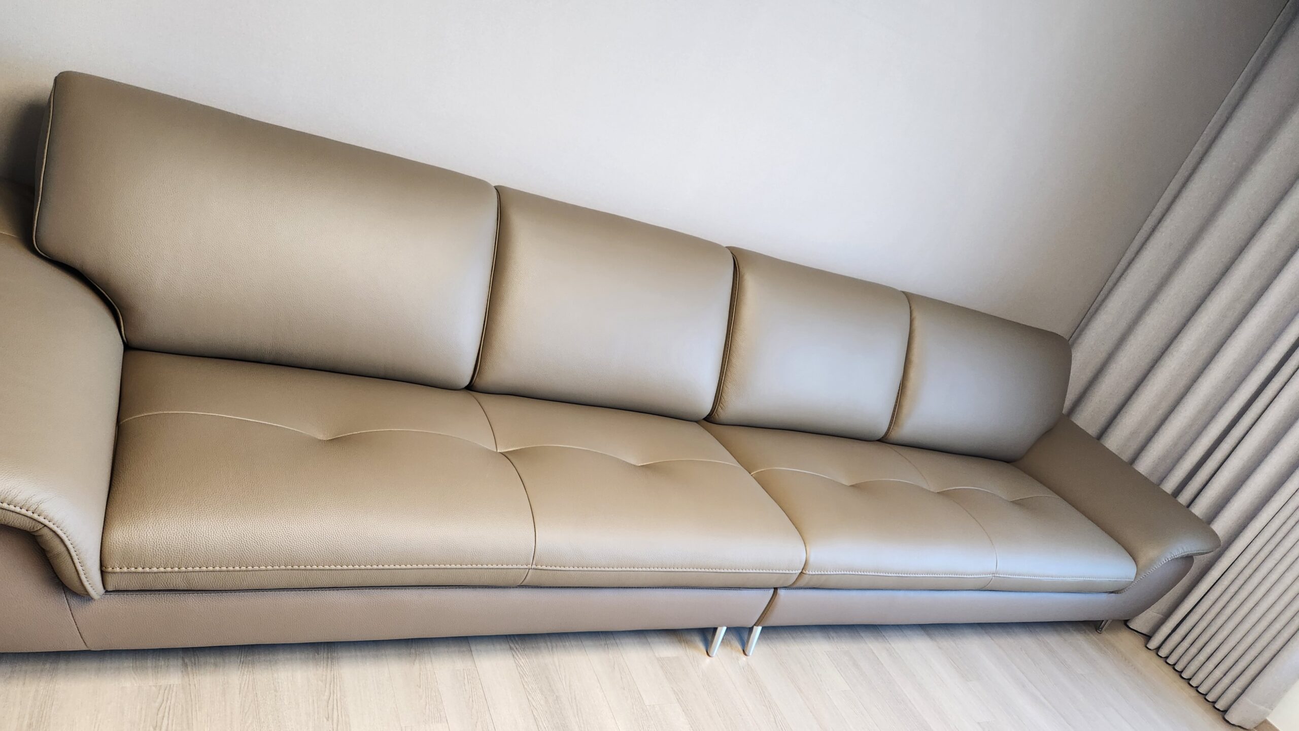 Sofa COMMONRY - Sofa Băng Bọc Da Tay Vịn Thấp Cho Cơ Thể Nghỉ Ngơi