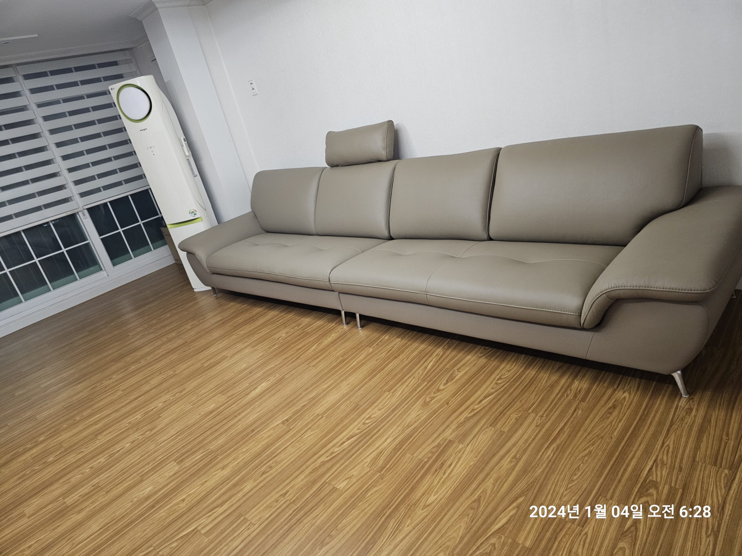 Sofa COMMONRY - Sofa Băng Bọc Da Tay Vịn Thấp Cho Cơ Thể Nghỉ Ngơi