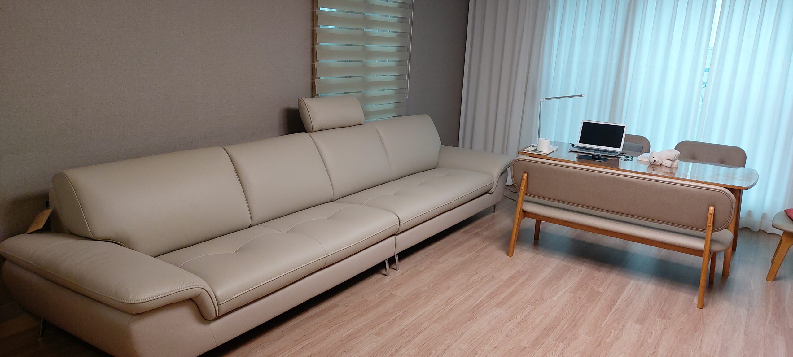 Sofa COMMONRY - Sofa Băng Bọc Da Tay Vịn Thấp Cho Cơ Thể Nghỉ Ngơi