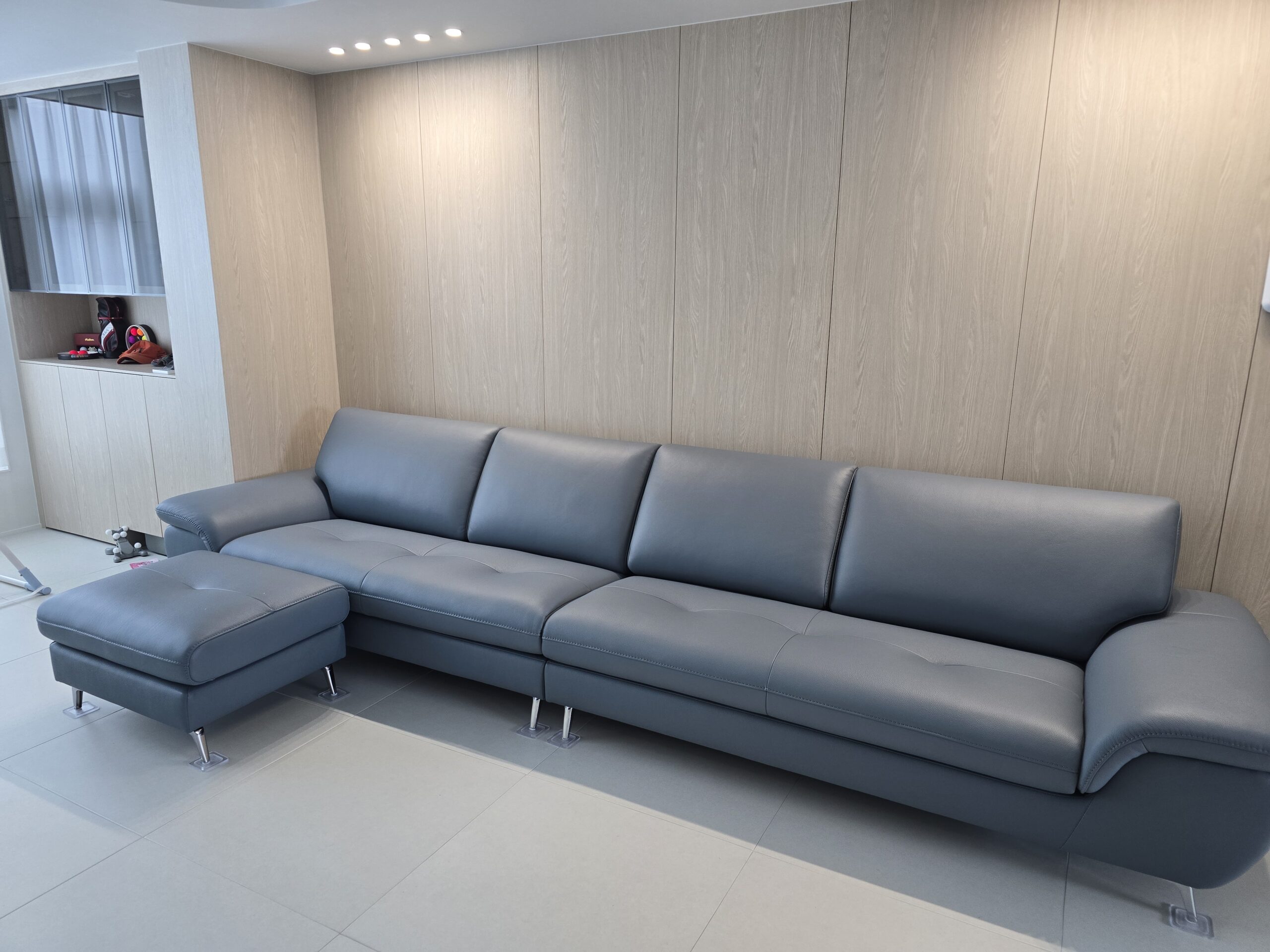 Sofa COMMONRY - Sofa Băng Bọc Da Tay Vịn Thấp Cho Cơ Thể Nghỉ Ngơi