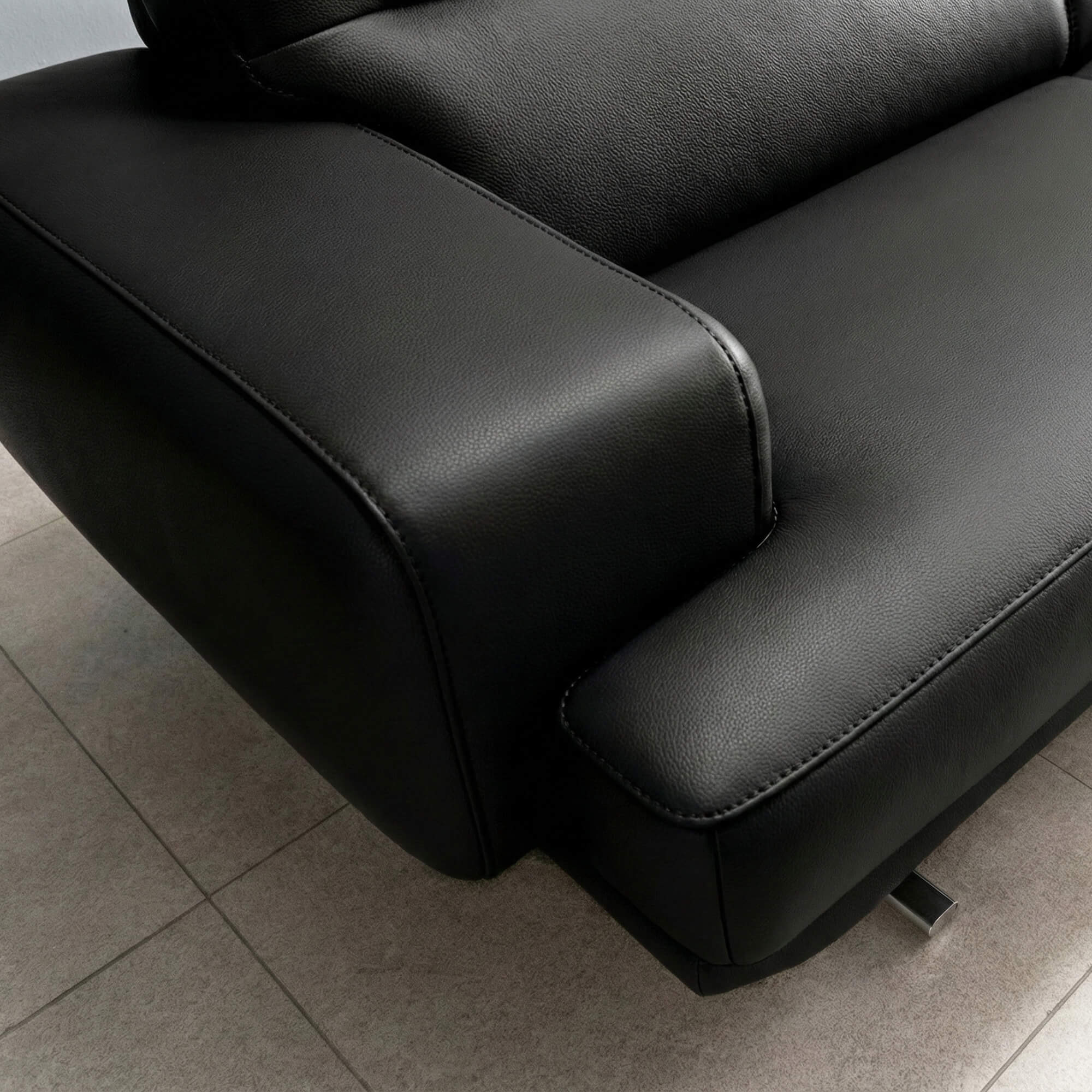 Sofa ETHEREAL - Sofa Băng Bọc Da Thiết kế Mạnh Mẽ, Sang Trọng