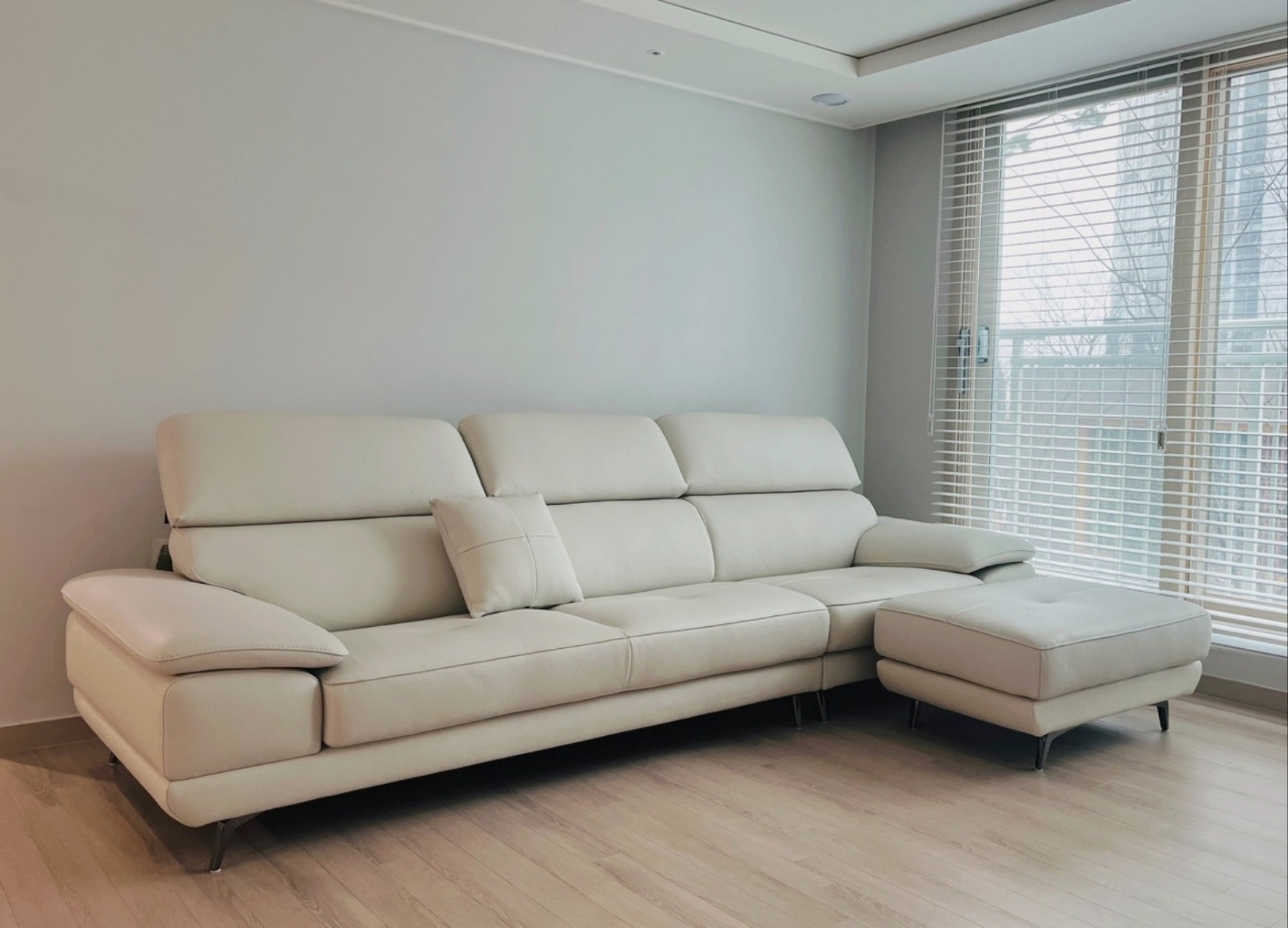 Sofa ELIORA - Sofa Da Dáng Băng Hiện Đại Cho Căn Phòng Ngập Cảm Xúc