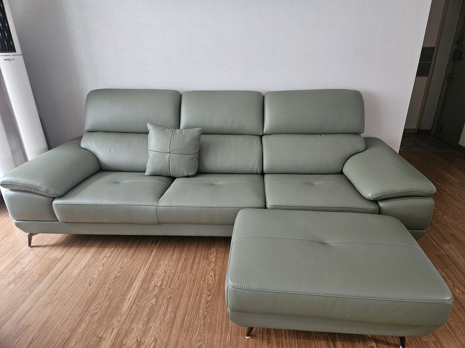 Sofa ELIORA - Sofa Da Dáng Băng Hiện Đại Cho Căn Phòng Ngập Cảm Xúc