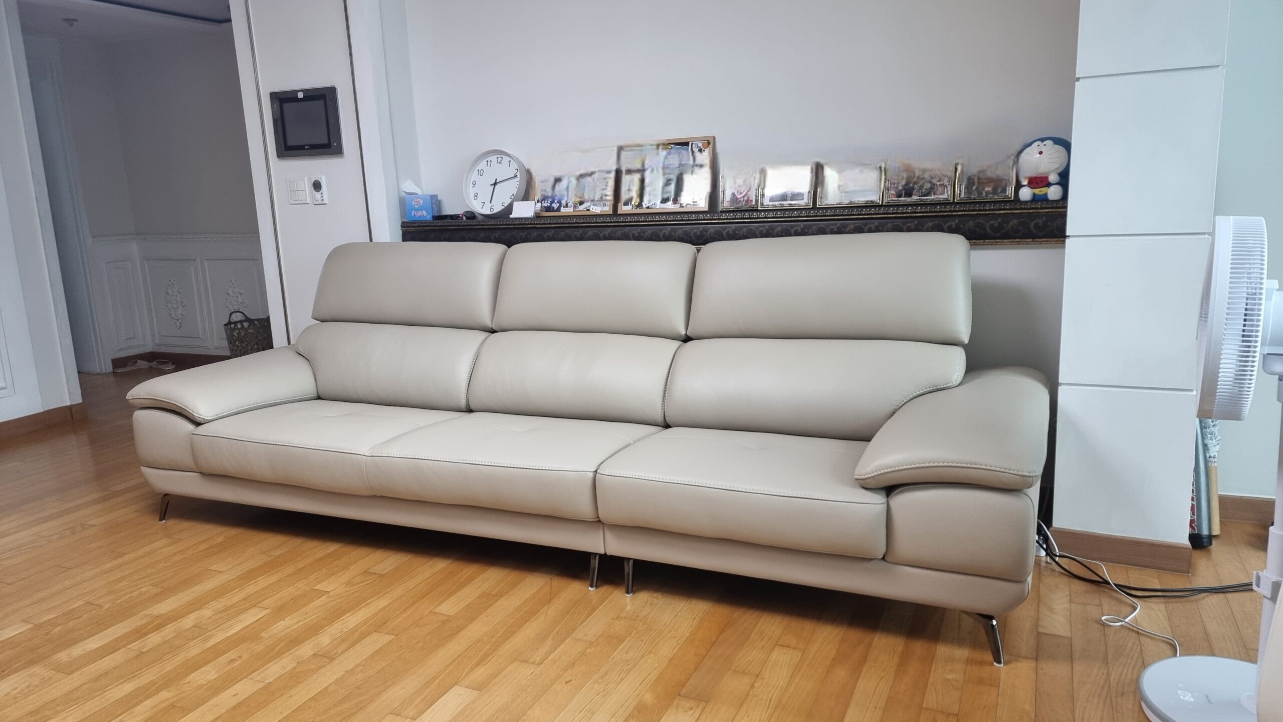 Sofa ELIORA - Sofa Da Dáng Băng Hiện Đại Cho Căn Phòng Ngập Cảm Xúc