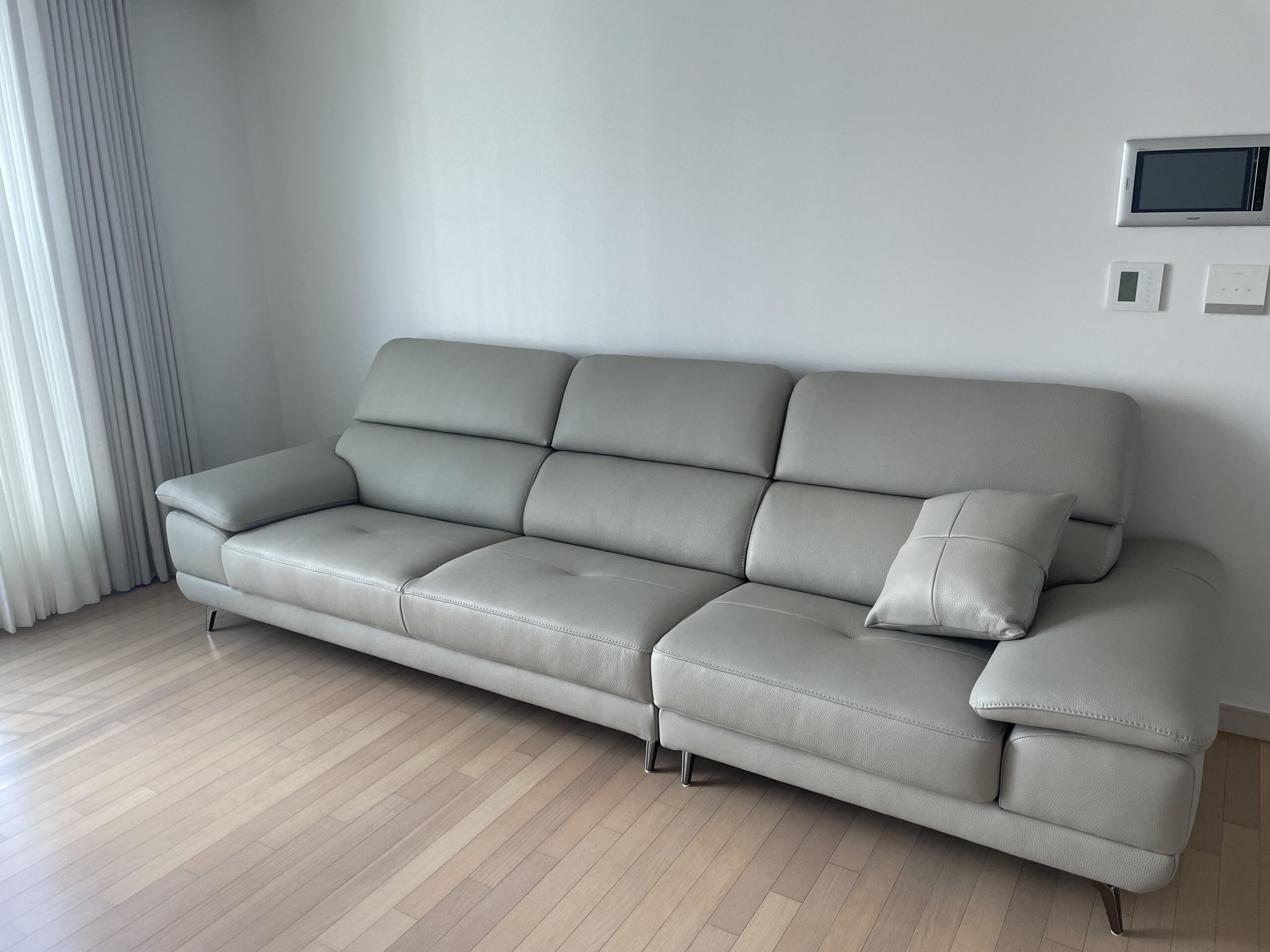 Sofa ELIORA - Sofa Da Dáng Băng Hiện Đại Cho Căn Phòng Ngập Cảm Xúc