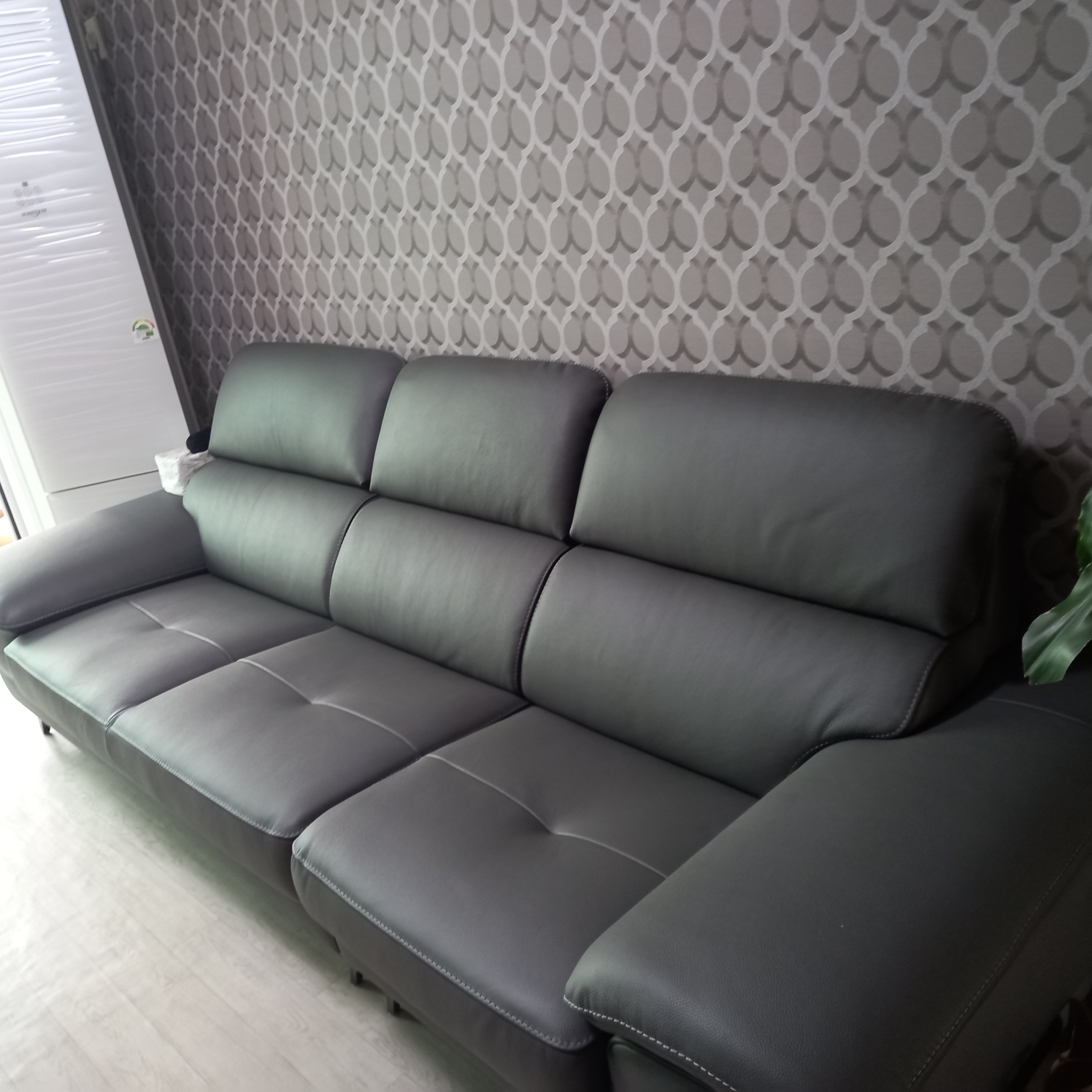 Sofa ELIOTT - Sofa Da Tối Giản Cho Phòng Khách Trẻ Trung