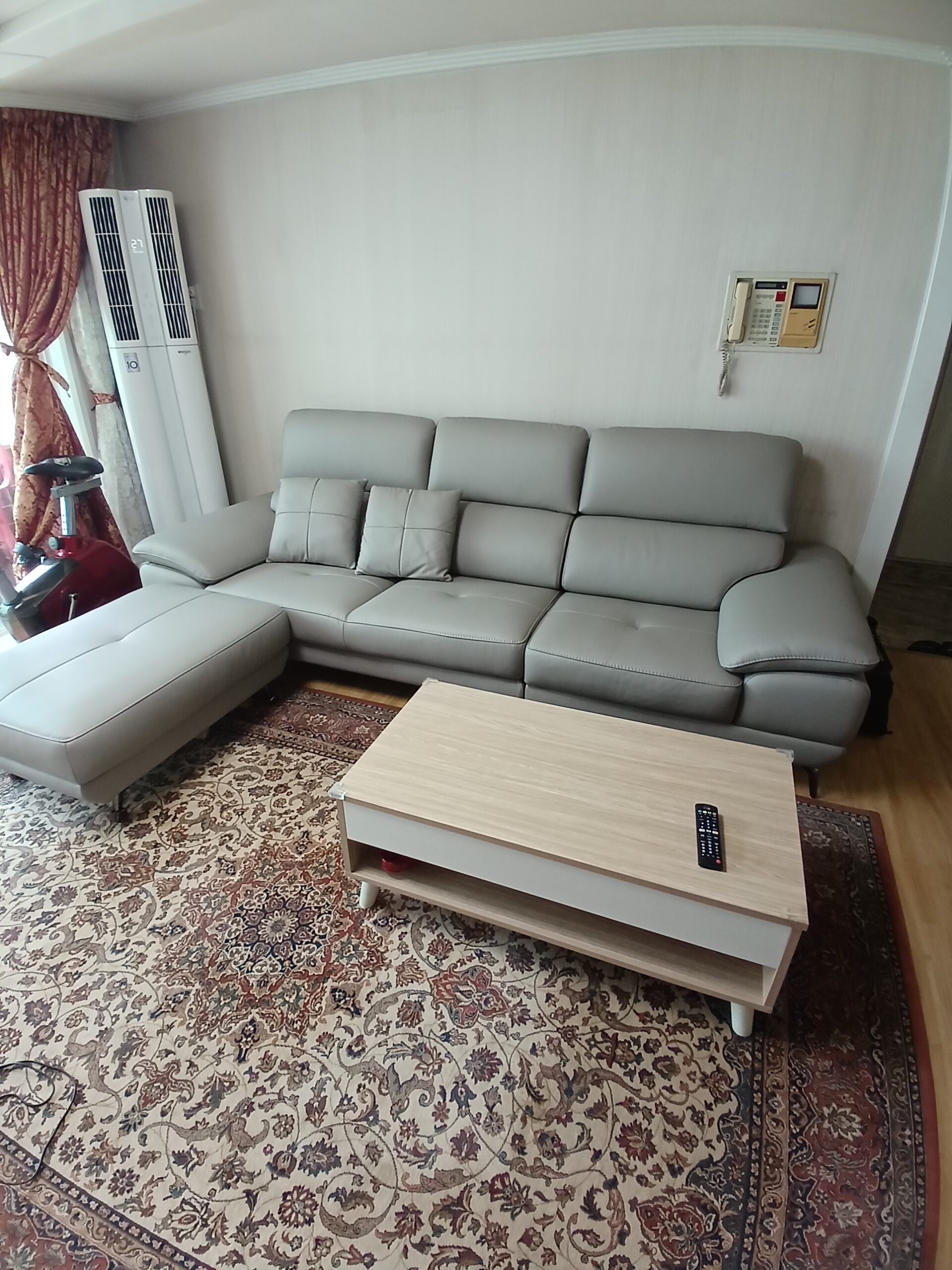 Sofa ELIOTT - Sofa Da Tối Giản Cho Phòng Khách Trẻ Trung