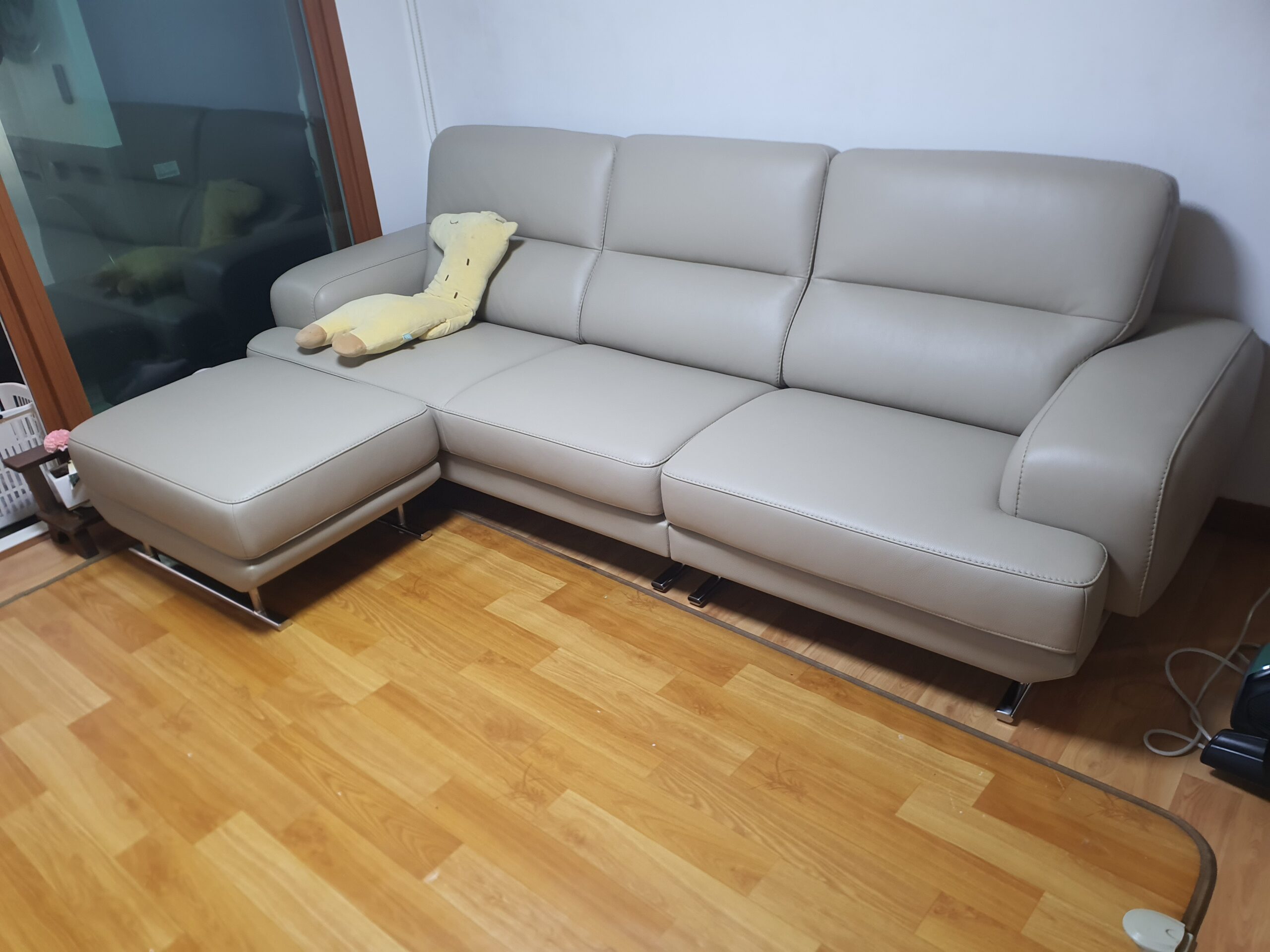 Sofa ETHEREAL - Sofa Băng Bọc Da Thiết kế Mạnh Mẽ, Sang Trọng