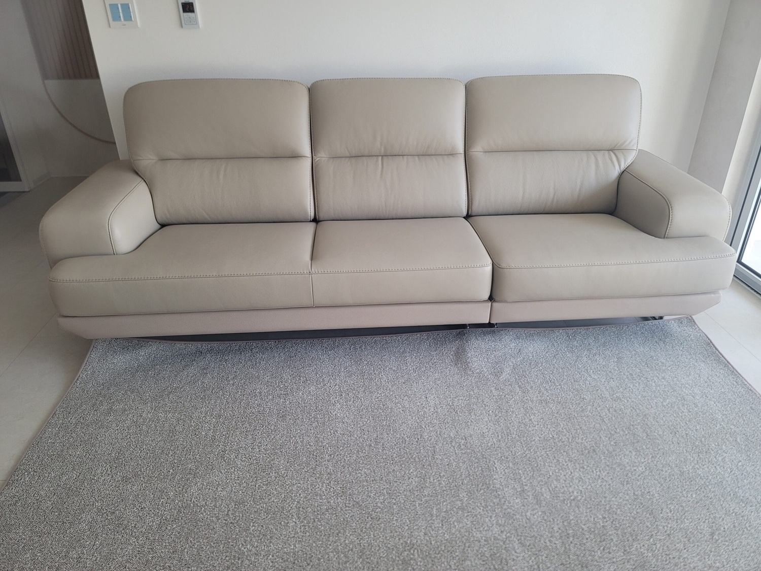 Sofa ETHEREAL - Sofa Băng Bọc Da Thiết kế Mạnh Mẽ, Sang Trọng