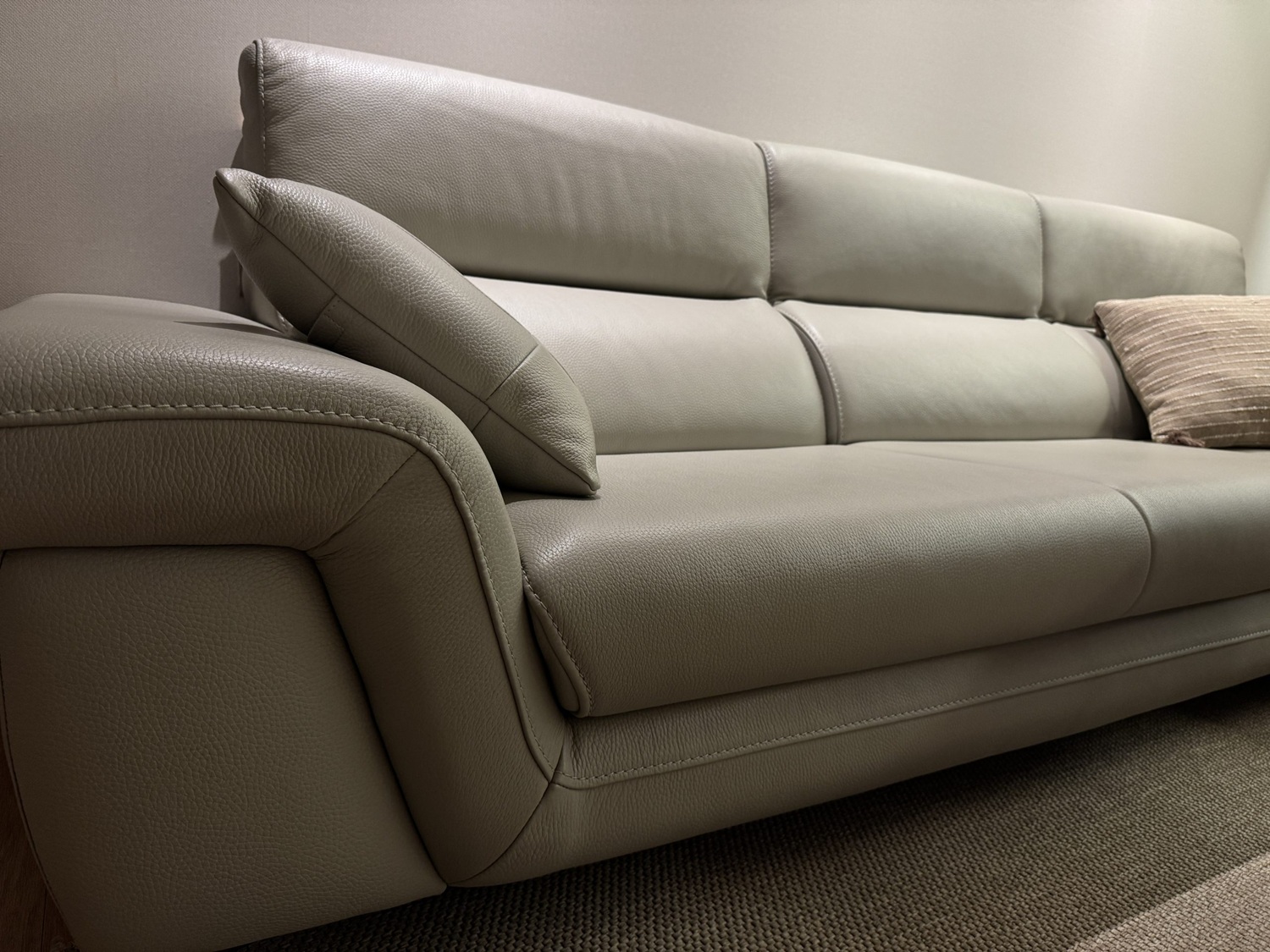 Sofa FLOWEN – Sofa Băng Hiện Đại 4 Chỗ Bọc Da Cao Cấp Êm Ái Thoải Mái