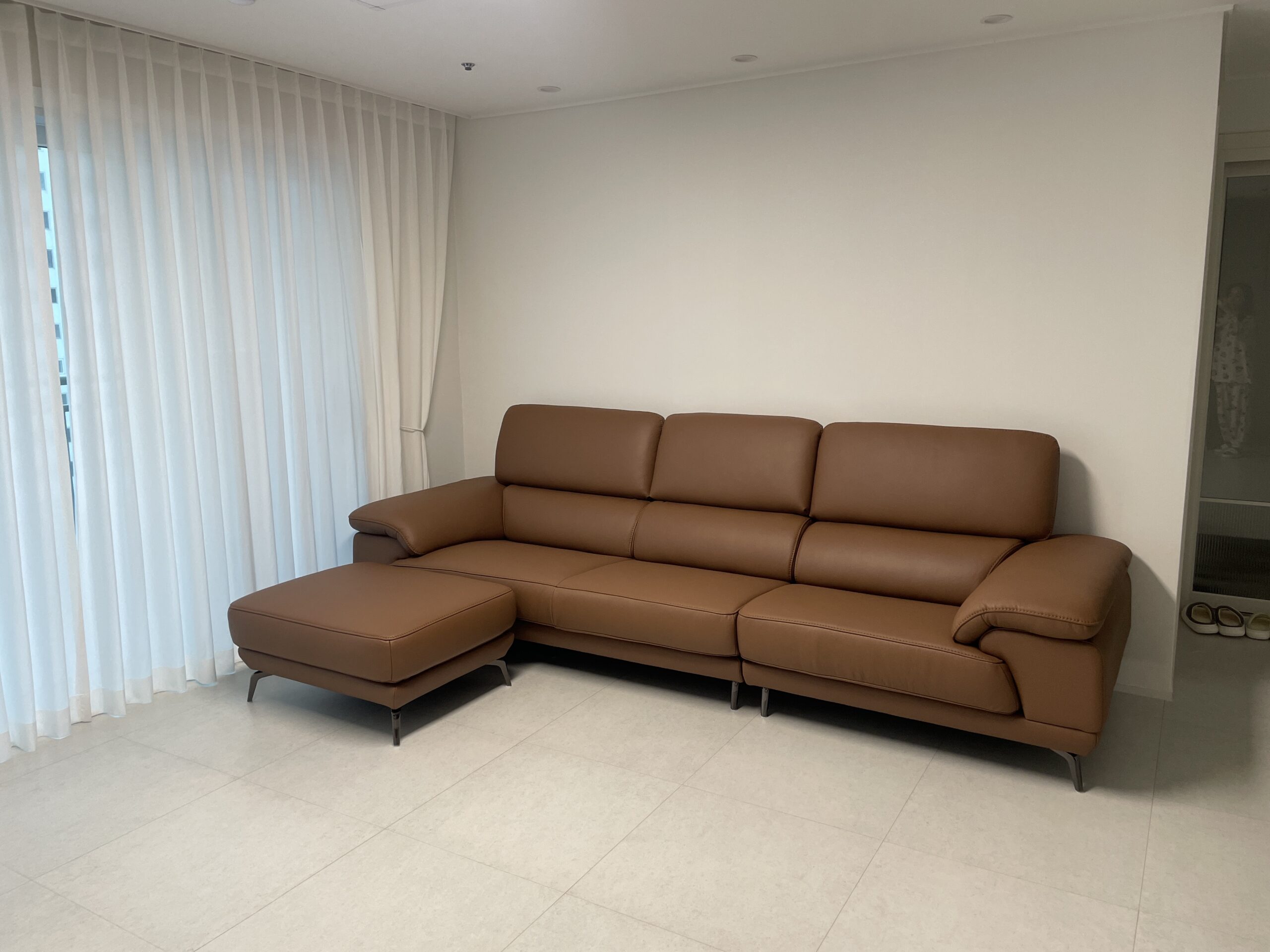Sofa FURNISH - Sofa Băng Bọc Da Thiết Kế Tinh Tế Cho Phòng Khách Tối Giản