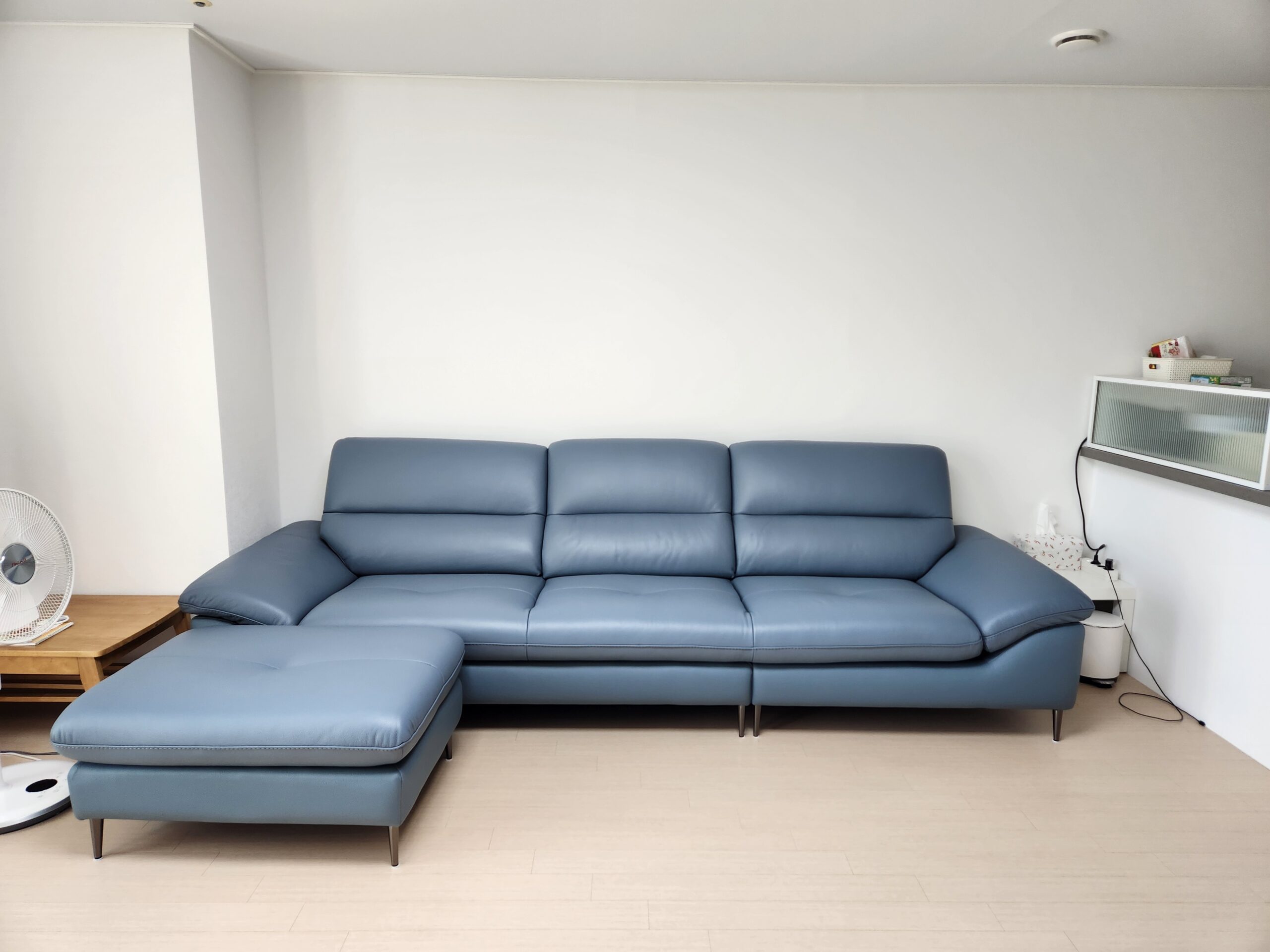 Sofa GLINT – Sofa Da Dáng Băng Hiện Đại Êm Ái Khi Thư Giãn