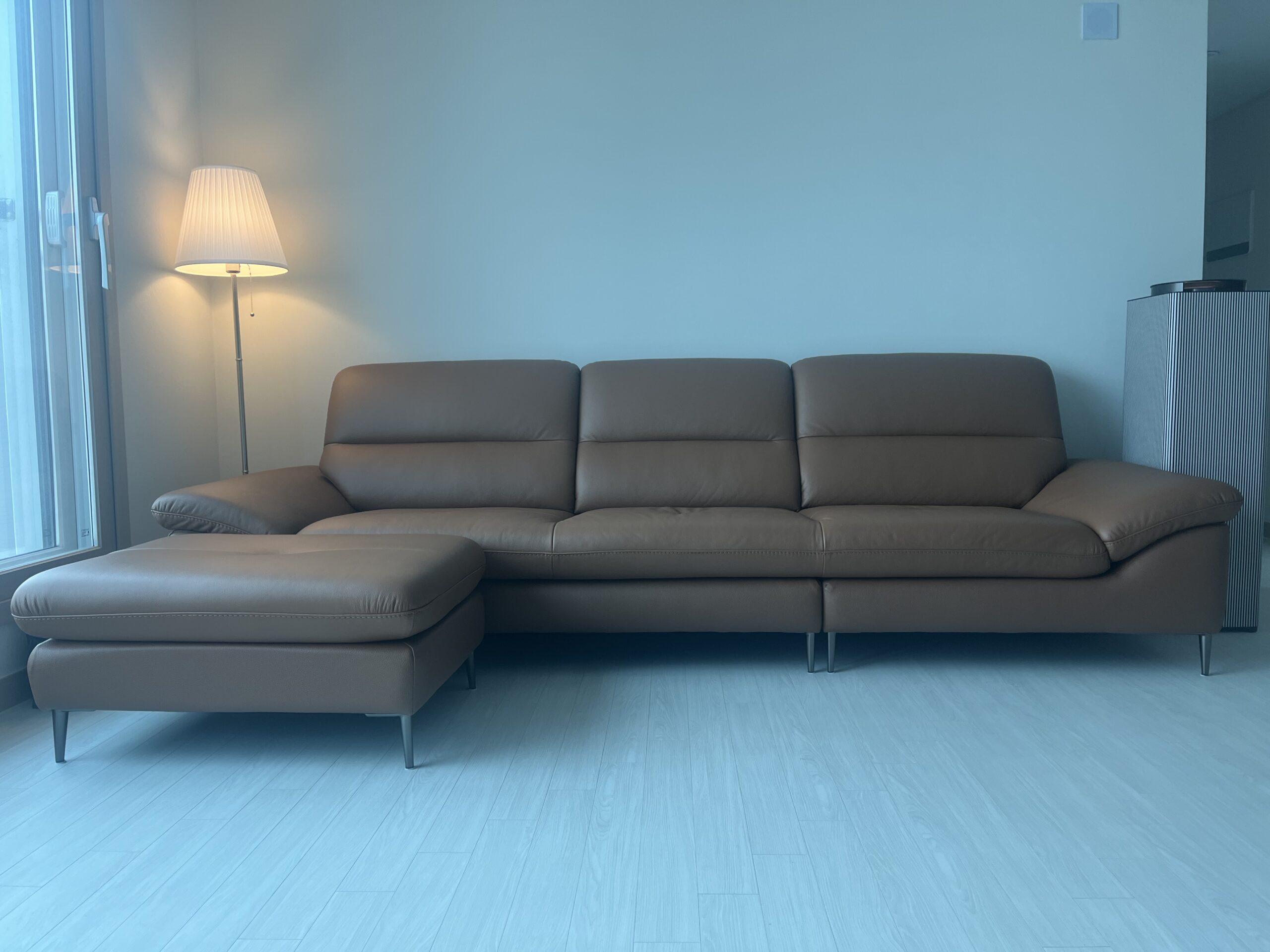 Sofa GLINT – Sofa Da Dáng Băng Hiện Đại Êm Ái Khi Thư Giãn