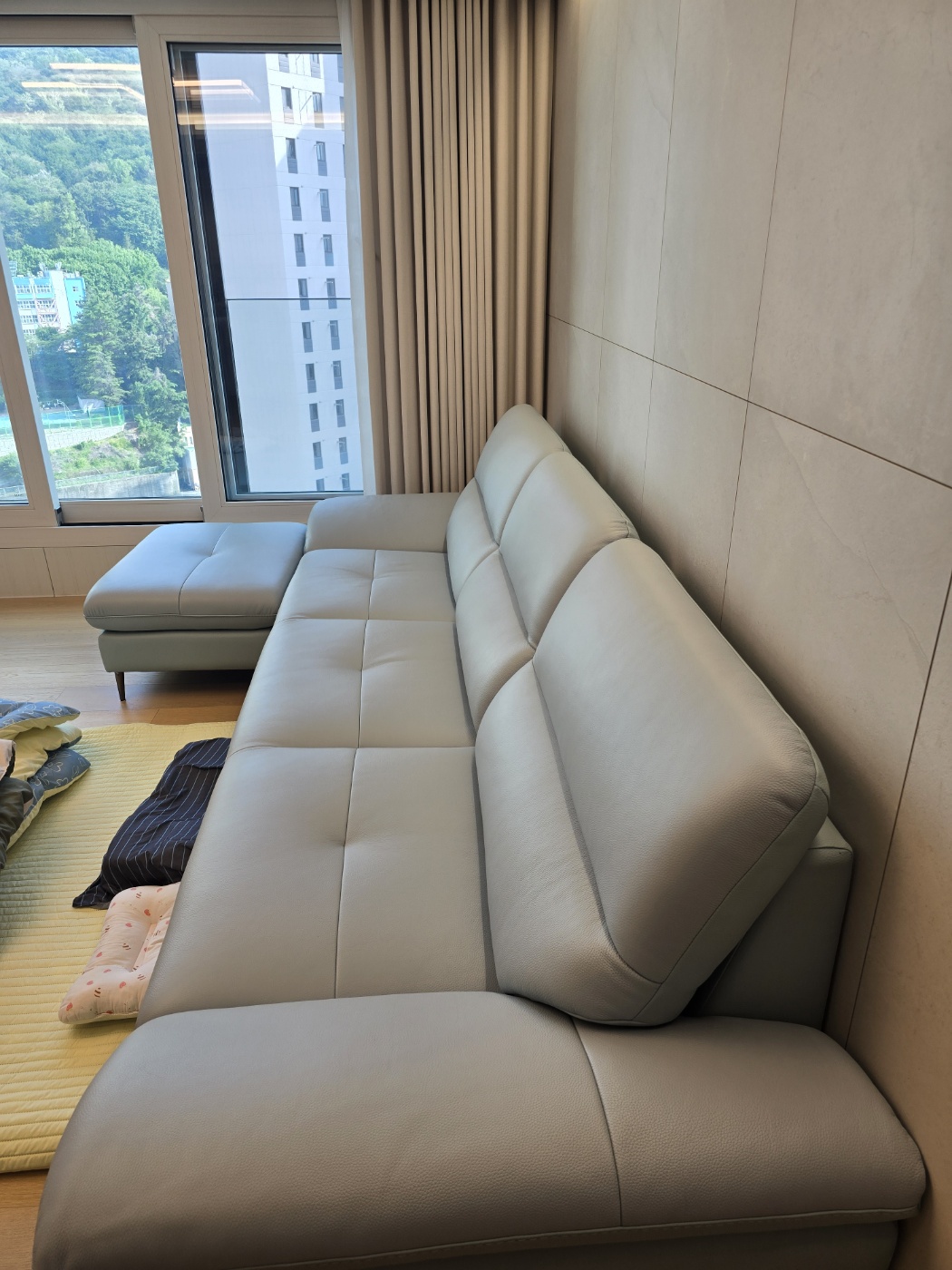 Sofa GLINT – Sofa Da Dáng Băng Hiện Đại Êm Ái Khi Thư Giãn