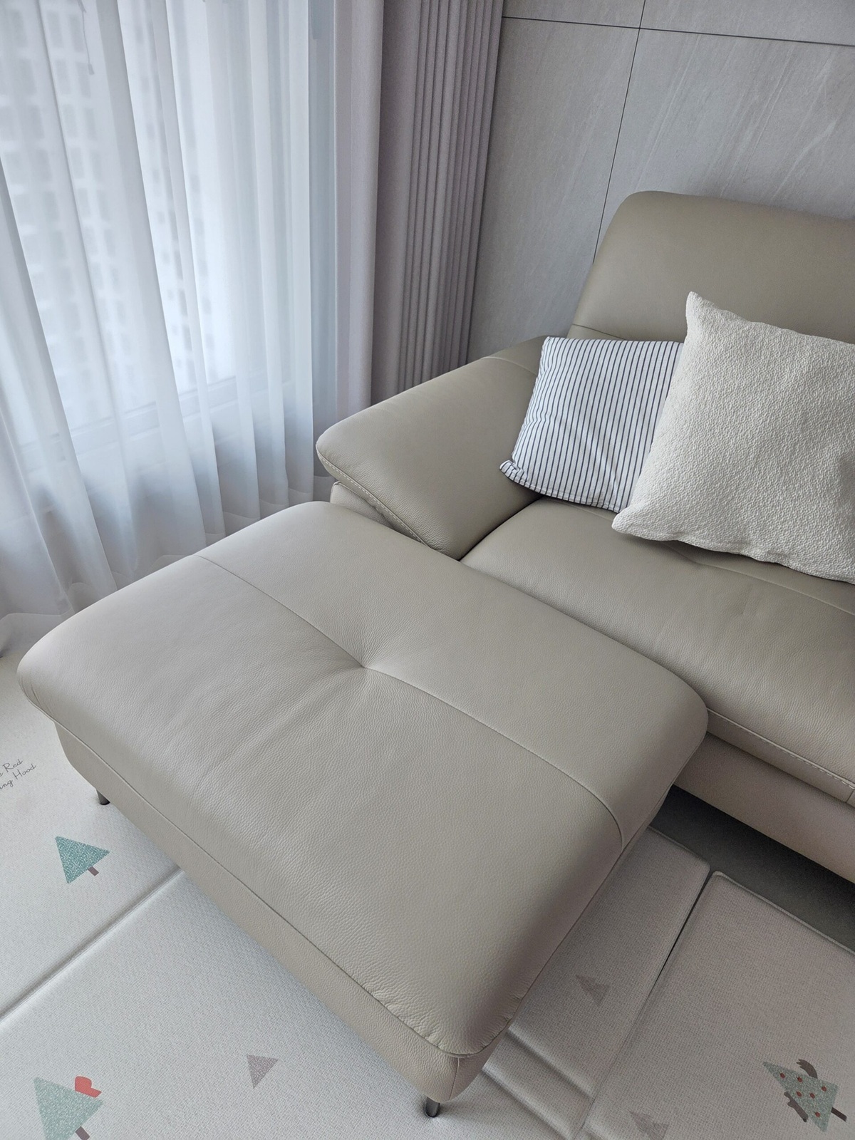 Sofa GLINT – Sofa Da Dáng Băng Hiện Đại Êm Ái Khi Thư Giãn