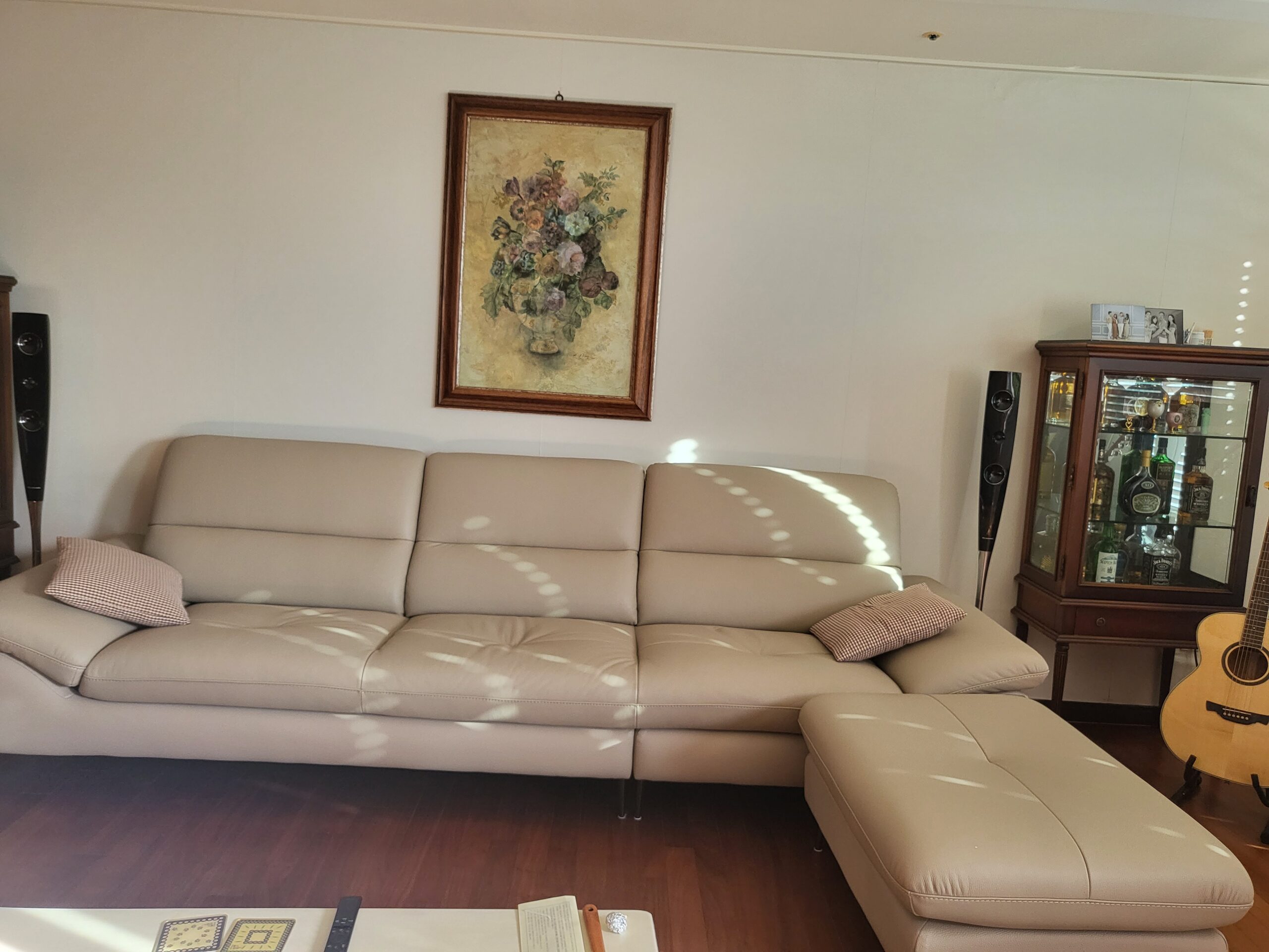 Sofa GLINT – Sofa Da Dáng Băng Hiện Đại Êm Ái Khi Thư Giãn