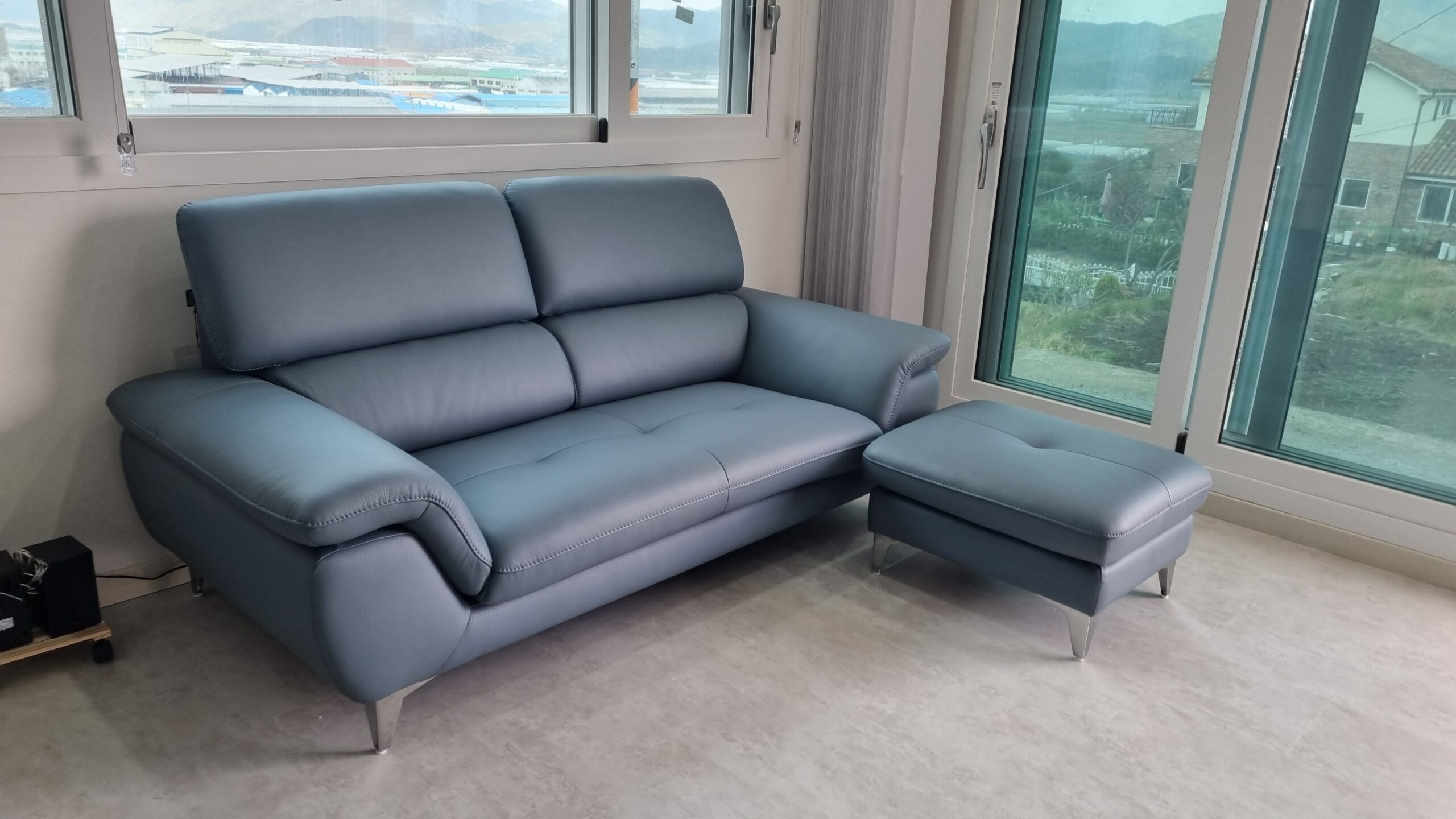 Sofa HEARTWARMING - Sofa Băng 2 Chỗ Bọc Da Ấm Áp Cho Gia Đình