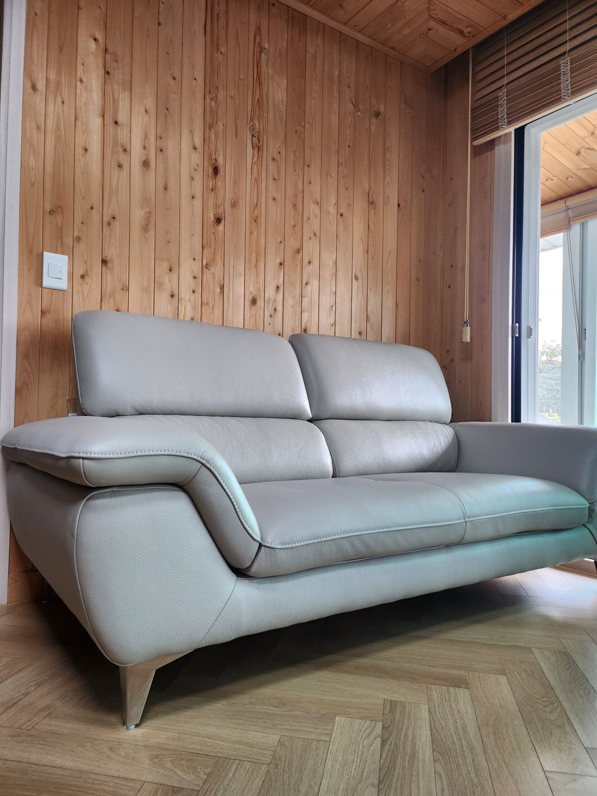 Sofa HEARTWARMING - Sofa Băng 2 Chỗ Bọc Da Ấm Áp Cho Gia Đình