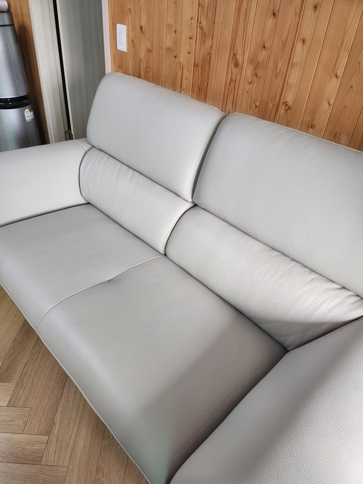 Sofa HEARTWARMING - Sofa Băng 2 Chỗ Bọc Da Ấm Áp Cho Gia Đình