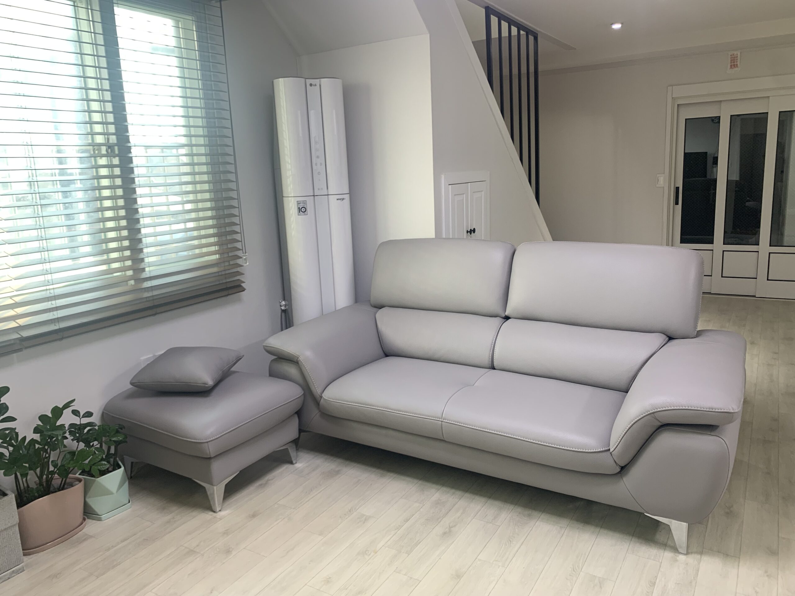 Sofa HEARTWARMING - Sofa Băng 2 Chỗ Bọc Da Ấm Áp Cho Gia Đình