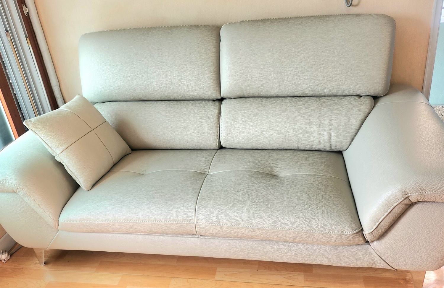 Sofa HEARTWARMING - Sofa Băng 2 Chỗ Bọc Da Ấm Áp Cho Gia Đình