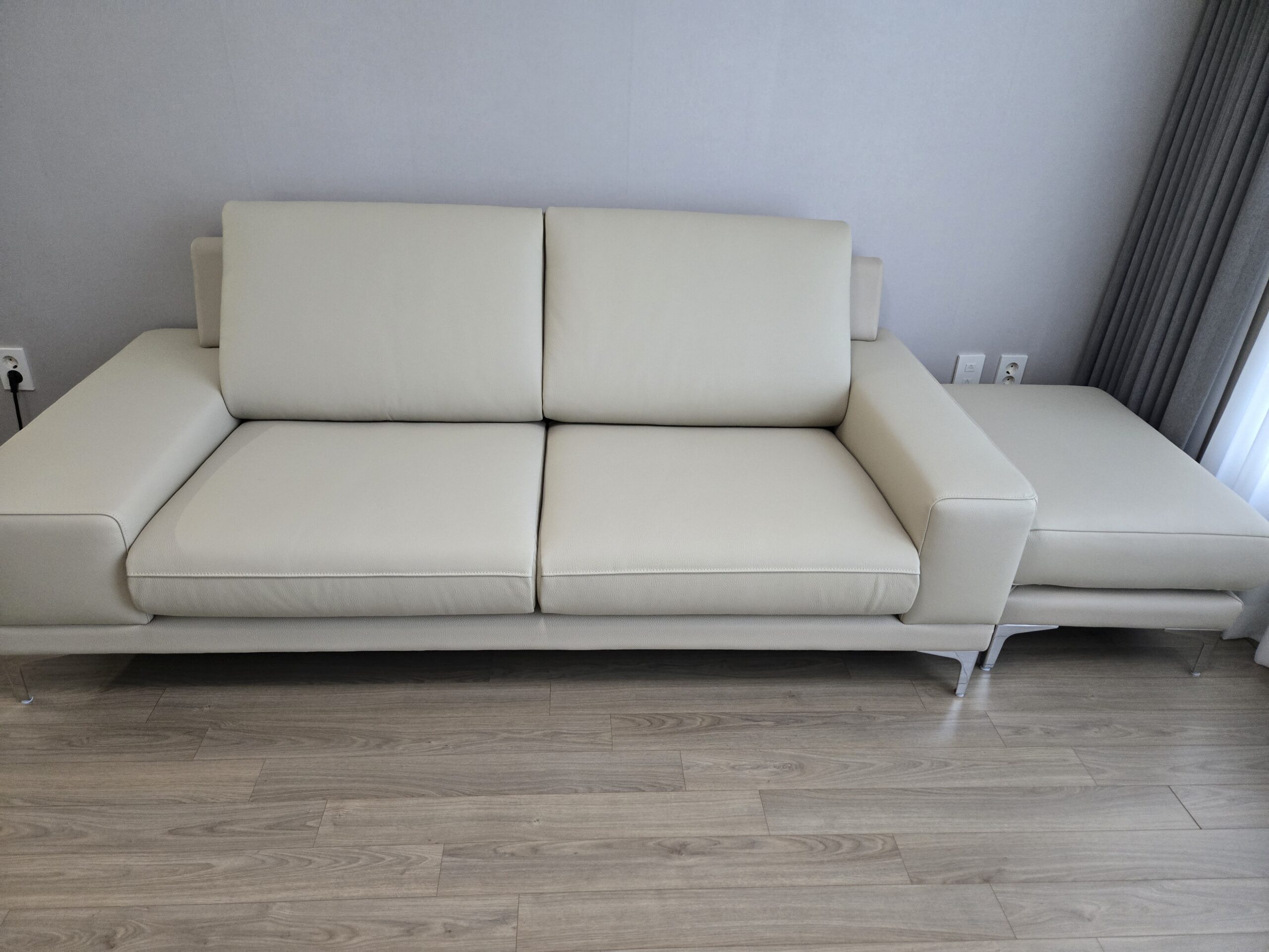 Sofa KYNEX - Sofa Băng Trang Nhã Đơn Giản Cho Phòng Khách Nhỏ