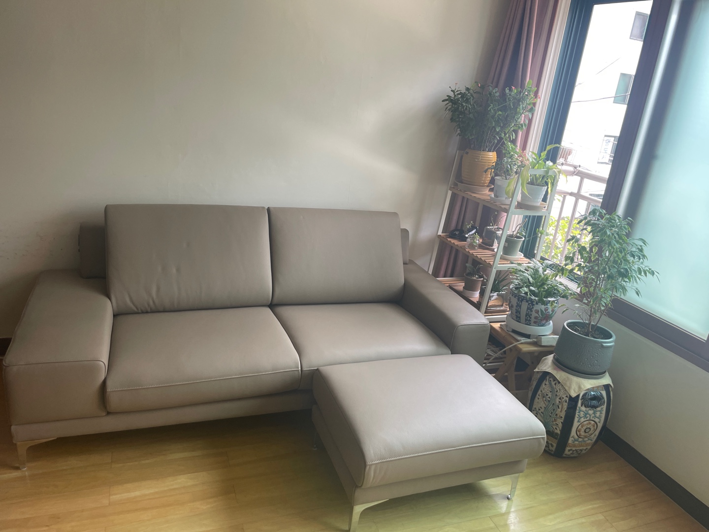 Sofa KYNEX - Sofa Băng Trang Nhã Đơn Giản Cho Phòng Khách Nhỏ