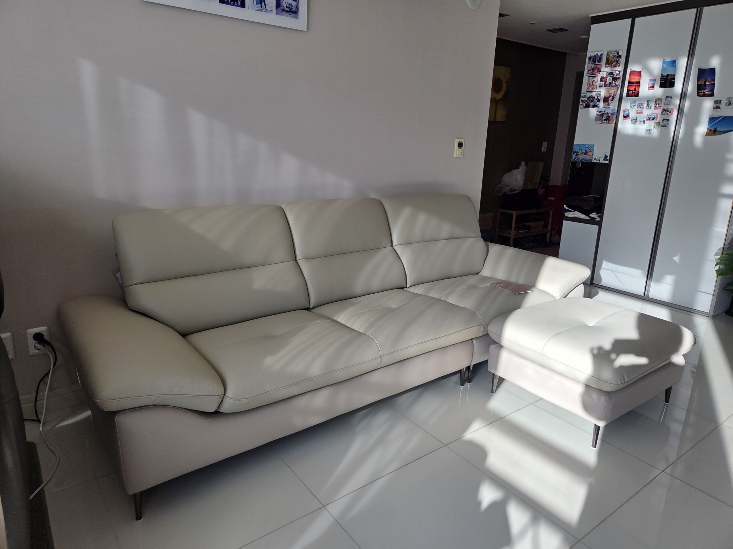 Sofa LIORA – Sofa Băng Hiện Đại Bọc Da Thiết Kế Đệm Lưng Êm Ái