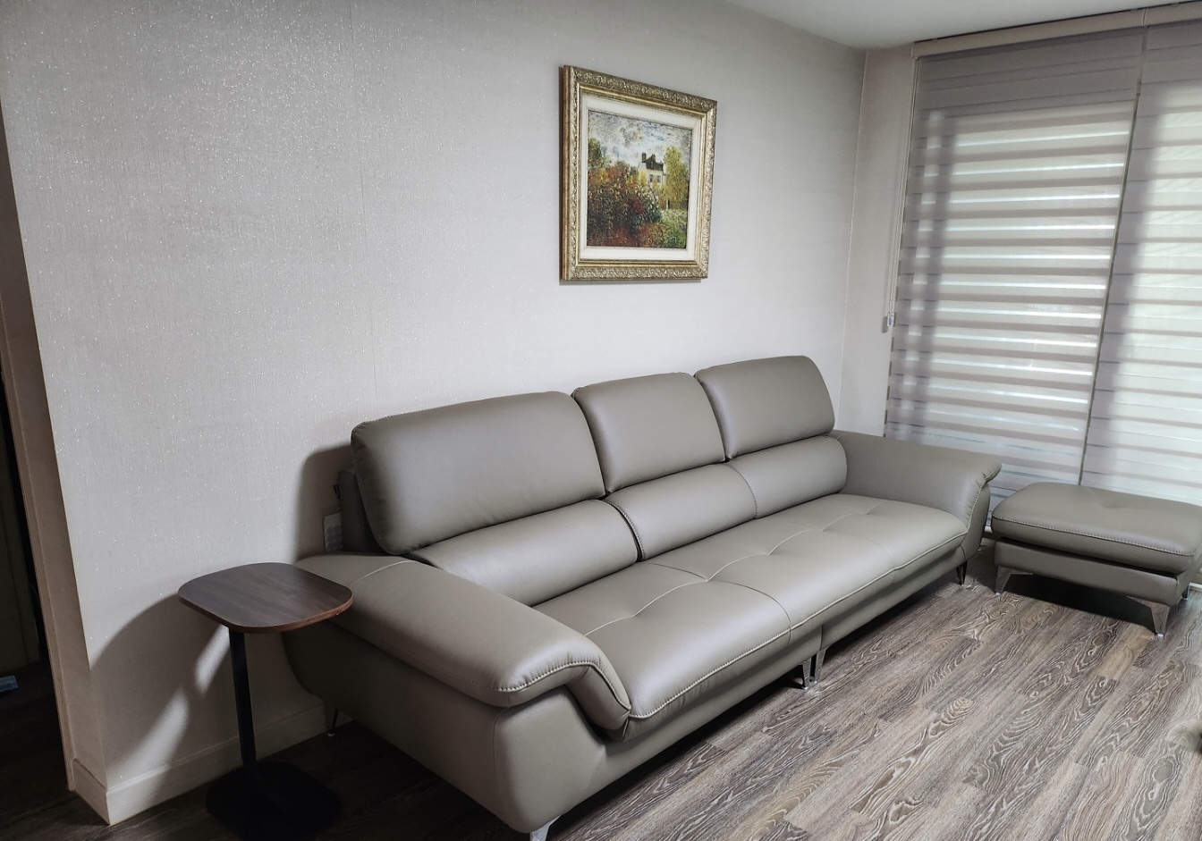 Sofa LOVYN - Sofa Băng Bọc Da Đây Yêu Thương Cho Phòng Khách