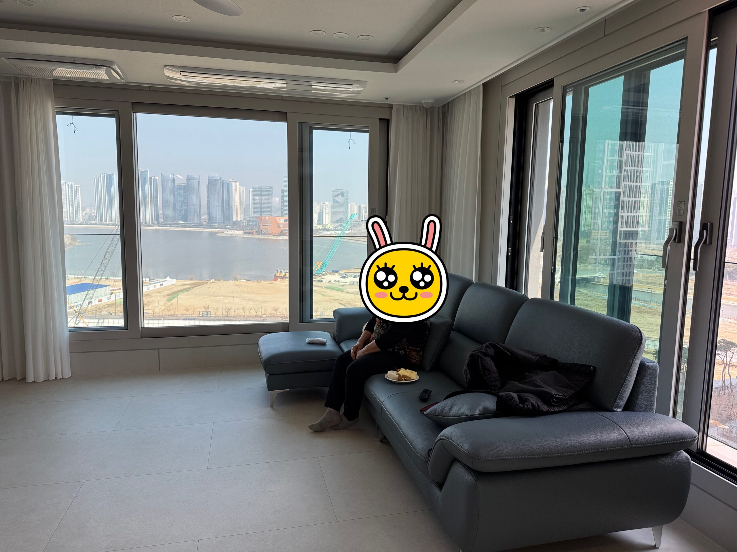 Sofa LOVYN - Sofa Băng Bọc Da Đây Yêu Thương Cho Phòng Khách