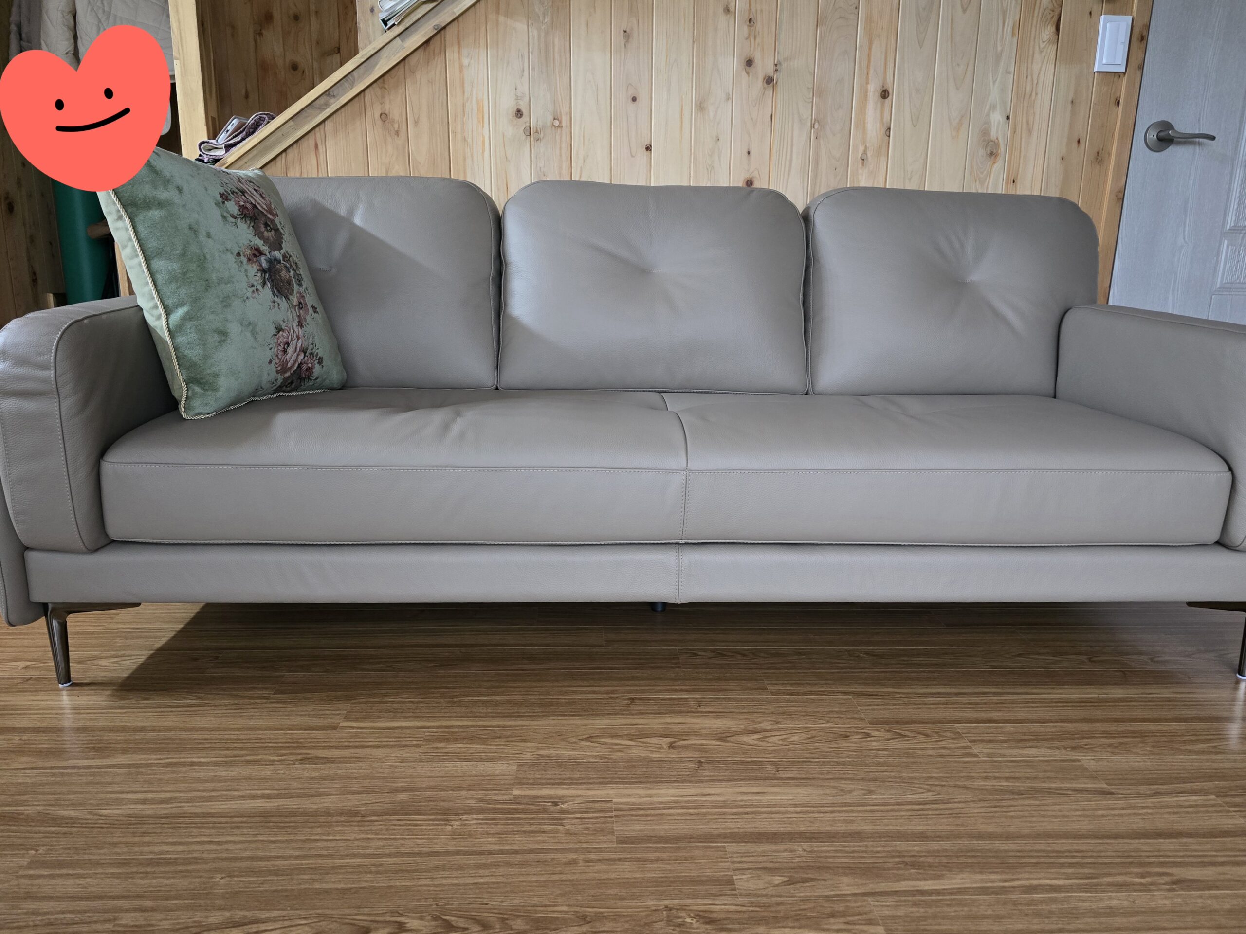 Sofa LUMI - Sofa Da Hiện Đại Thiết Kế Thanh Mảnh Cho Phòng Khách Tinh Tế