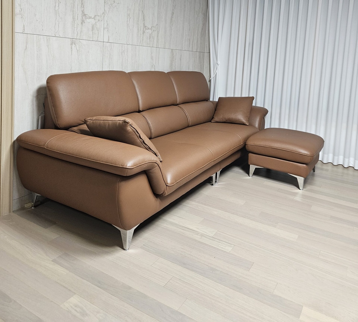 Sofa MYORA - Sofa Băng Thiết kế Đơn Giản Phù Hợp Mọi Không Gian